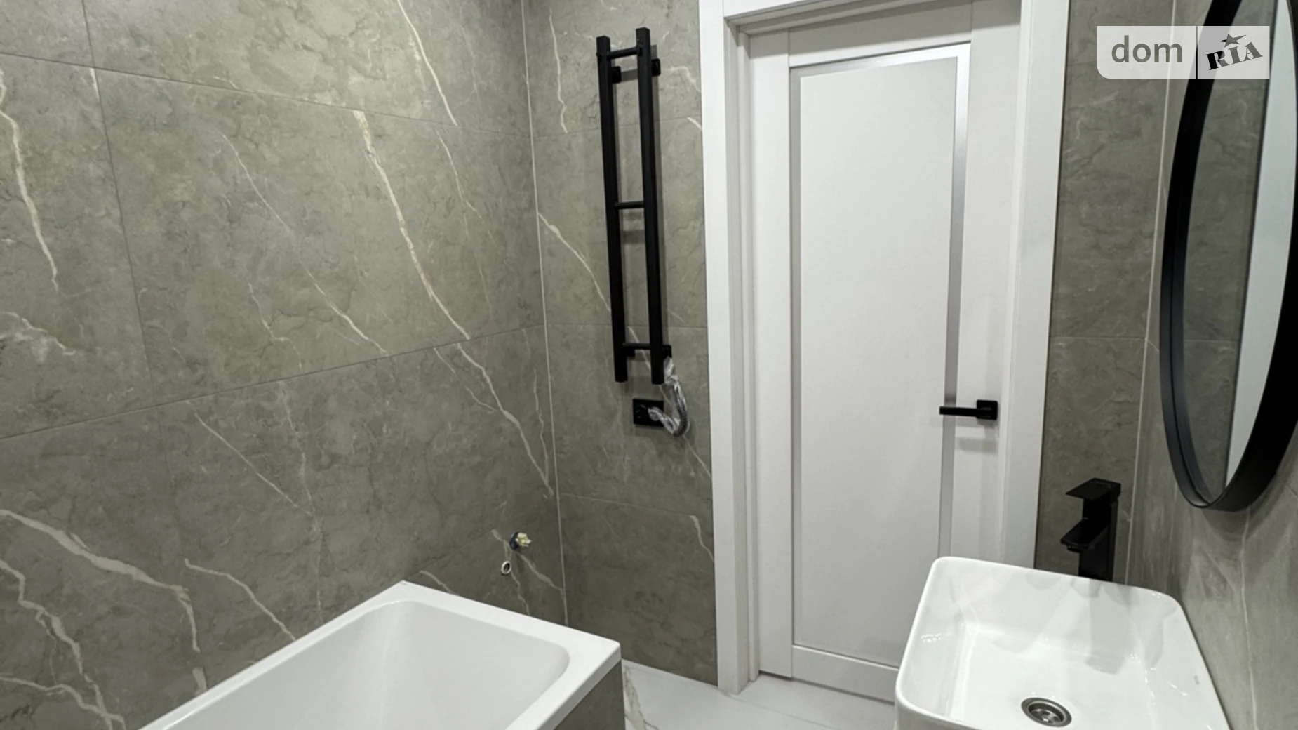 Продается 1-комнатная квартира 43 кв. м в Ровно, ул. Гайдамацкая, 13Б - фото 4