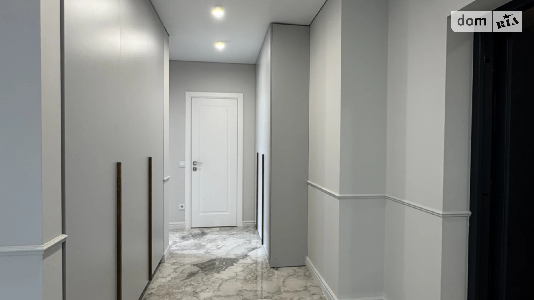 Продается 2-комнатная квартира 68 кв. м в Ужгороде, ул. Василия Гаджеги(Радищева) - фото 2