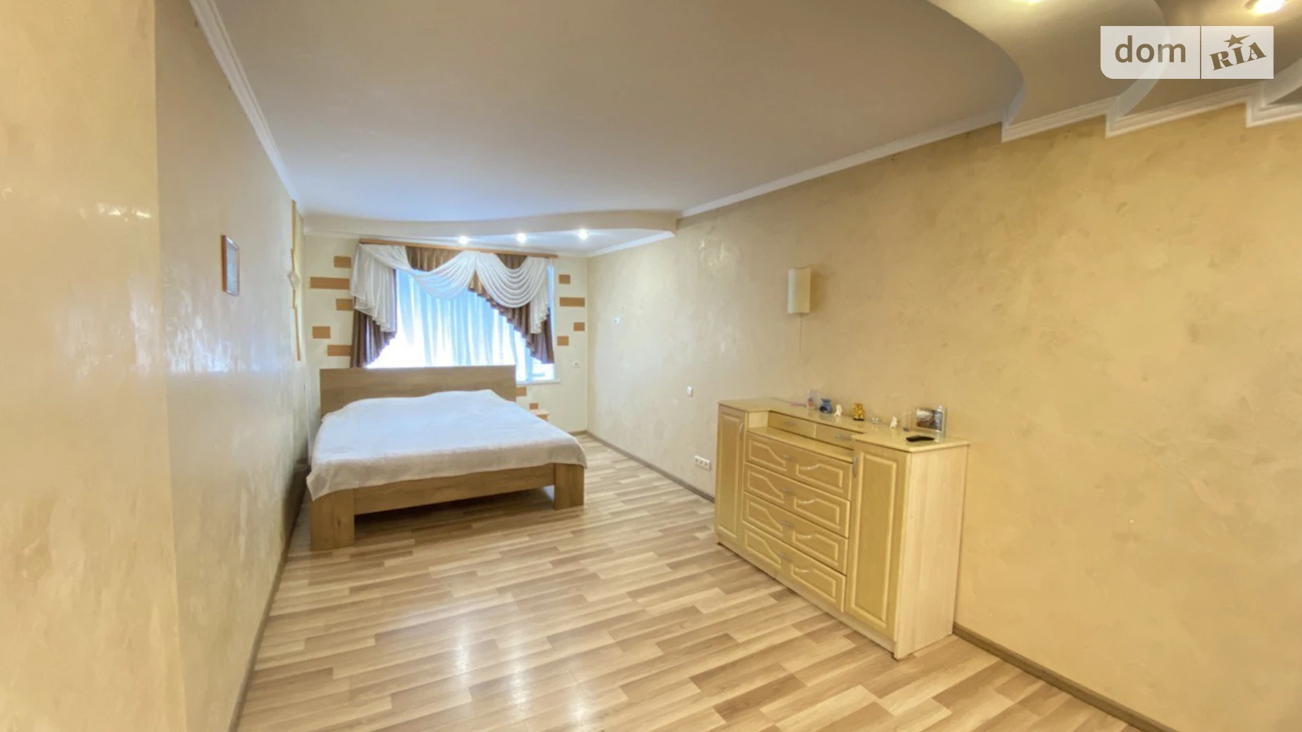 Продается 2-комнатная квартира 66 кв. м в Кривом Роге, пл. Домностроителей - фото 4