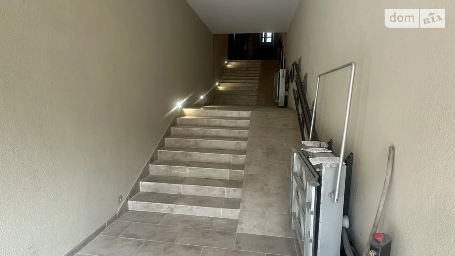 Продається 2-кімнатна квартира 72 кв. м у Ужгороді, вул. Собранецька - фото 3