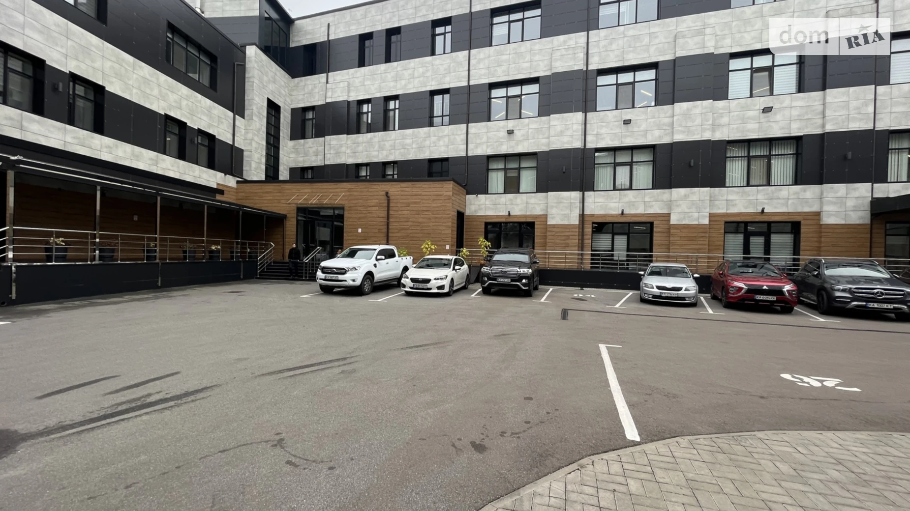 Сдается в аренду офис 513 кв. м в бизнес-центре, цена: 12825 $ - фото 4