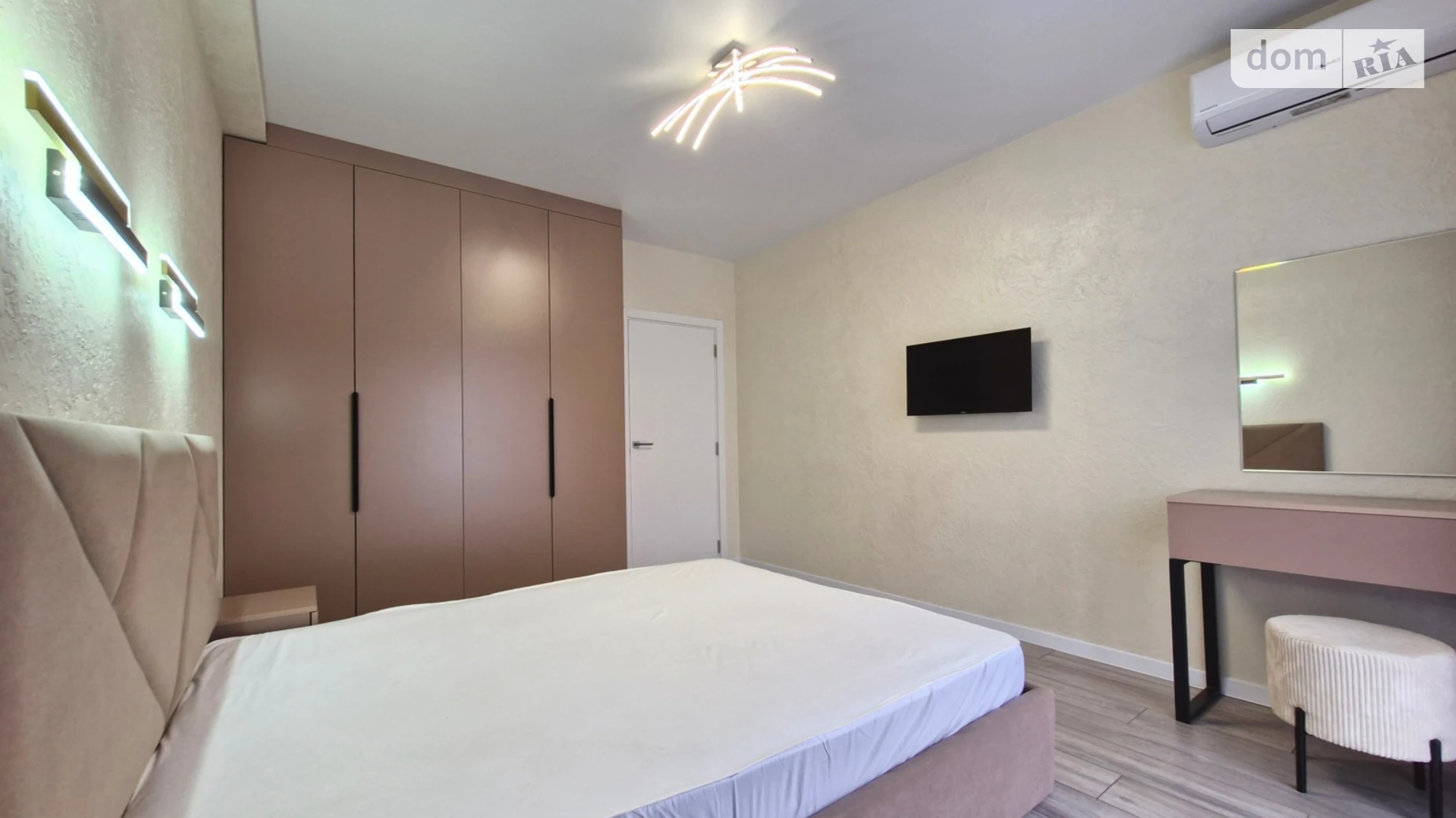 Продается 1-комнатная квартира 41 кв. м в Киеве, ул. Михаила Максимовича, 28Е - фото 2