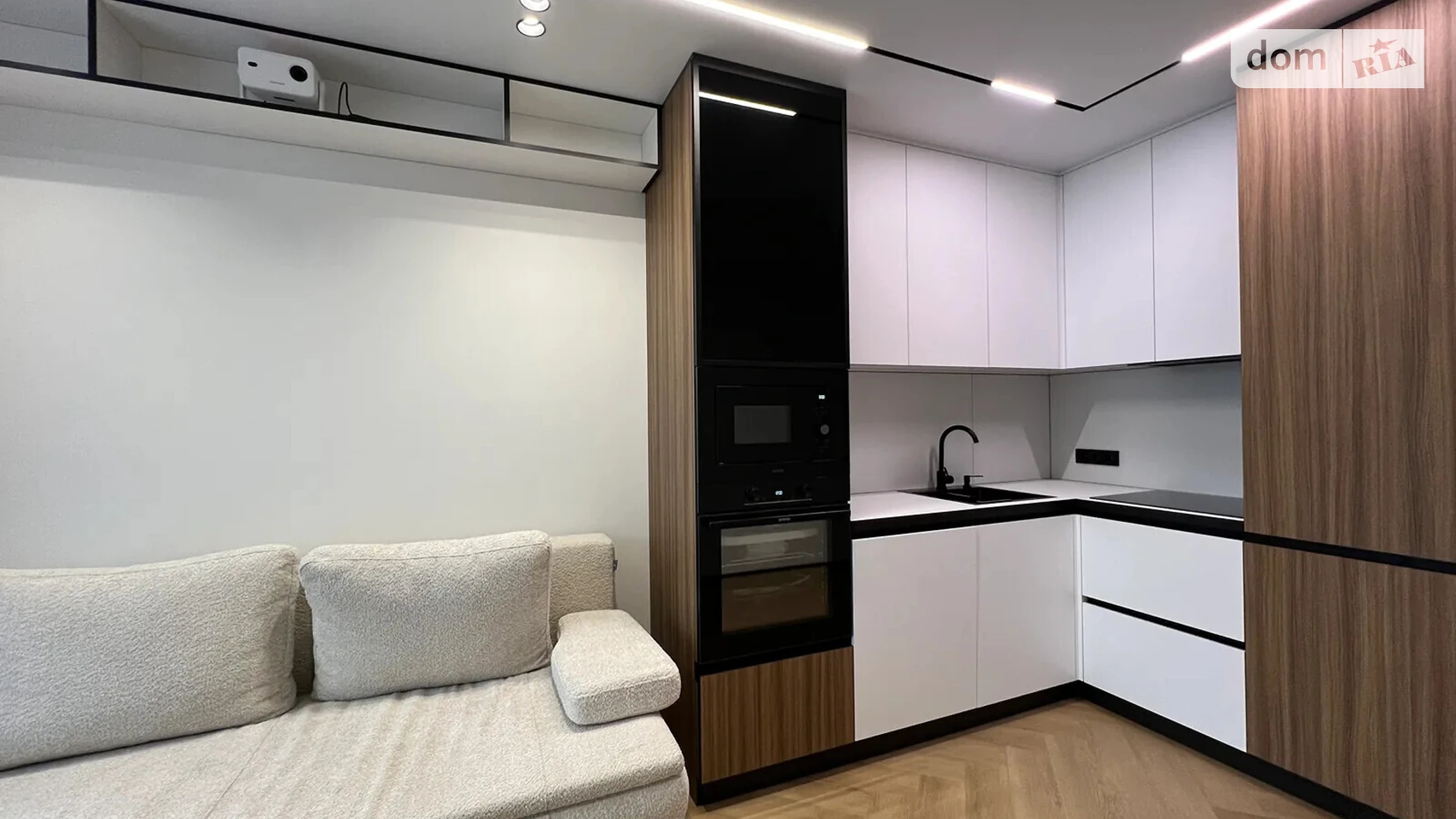 Продается 1-комнатная квартира 38 кв. м в Ивано-Франковске, бул. Южный - фото 2