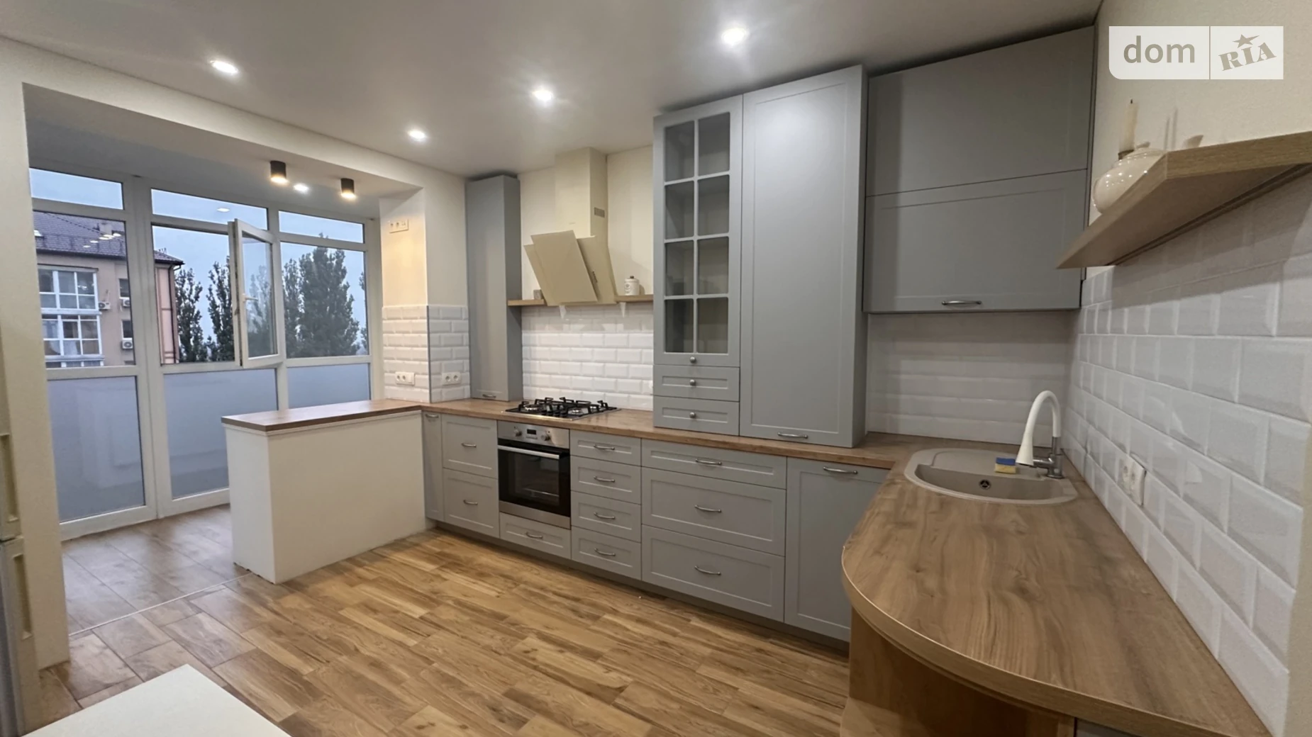 Продается 1-комнатная квартира 47 кв. м в Киеве, ул. Академика Лебедева, 1 корпус 1 - фото 2