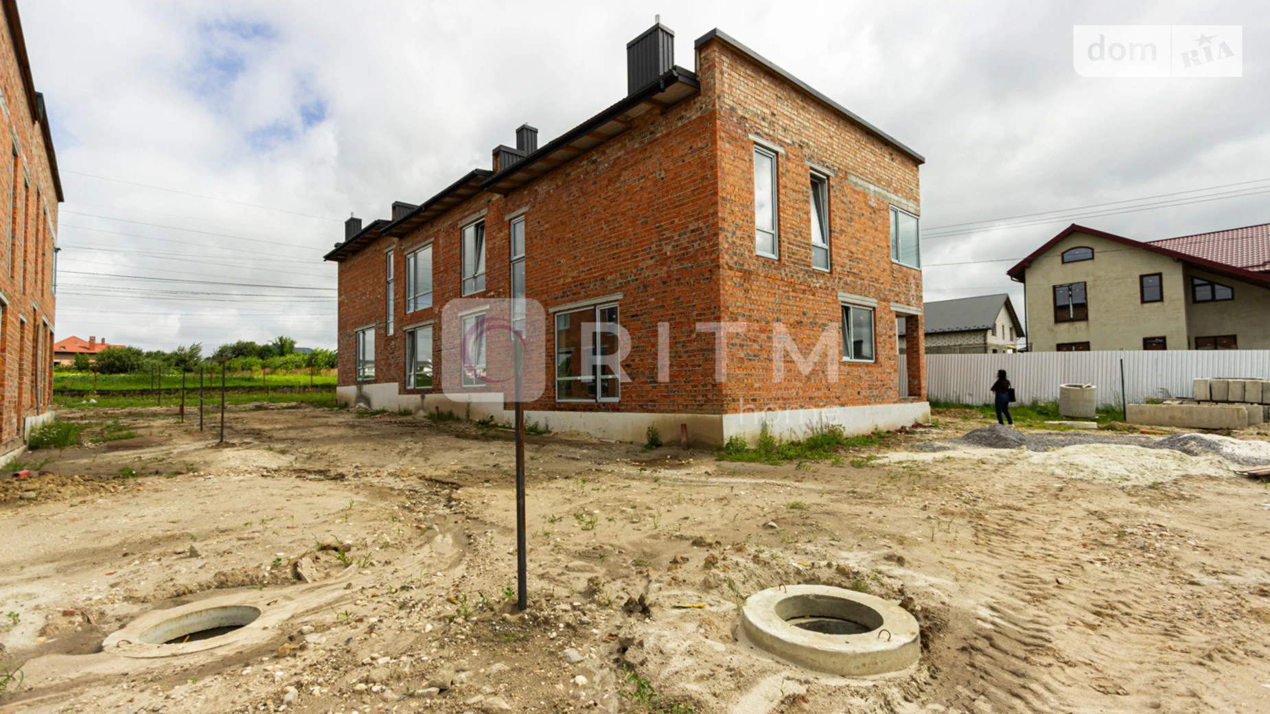 Продается дом на 2 этажа 123 кв. м с бассейном, цена: 93000 $ - фото 2