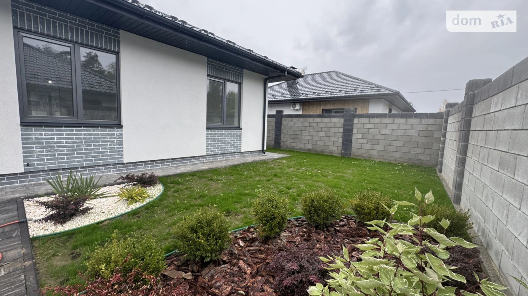 Продается одноэтажный дом 98 кв. м с баней/сауной, цена: 160000 $ - фото 2