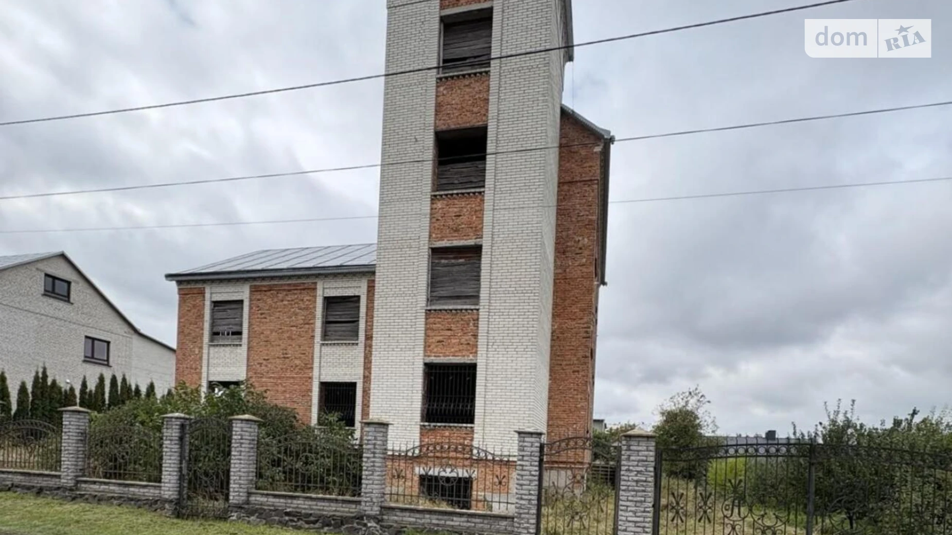Продается дом на 3 этажа 393 кв. м с подвалом, цена: 45000 $ - фото 3
