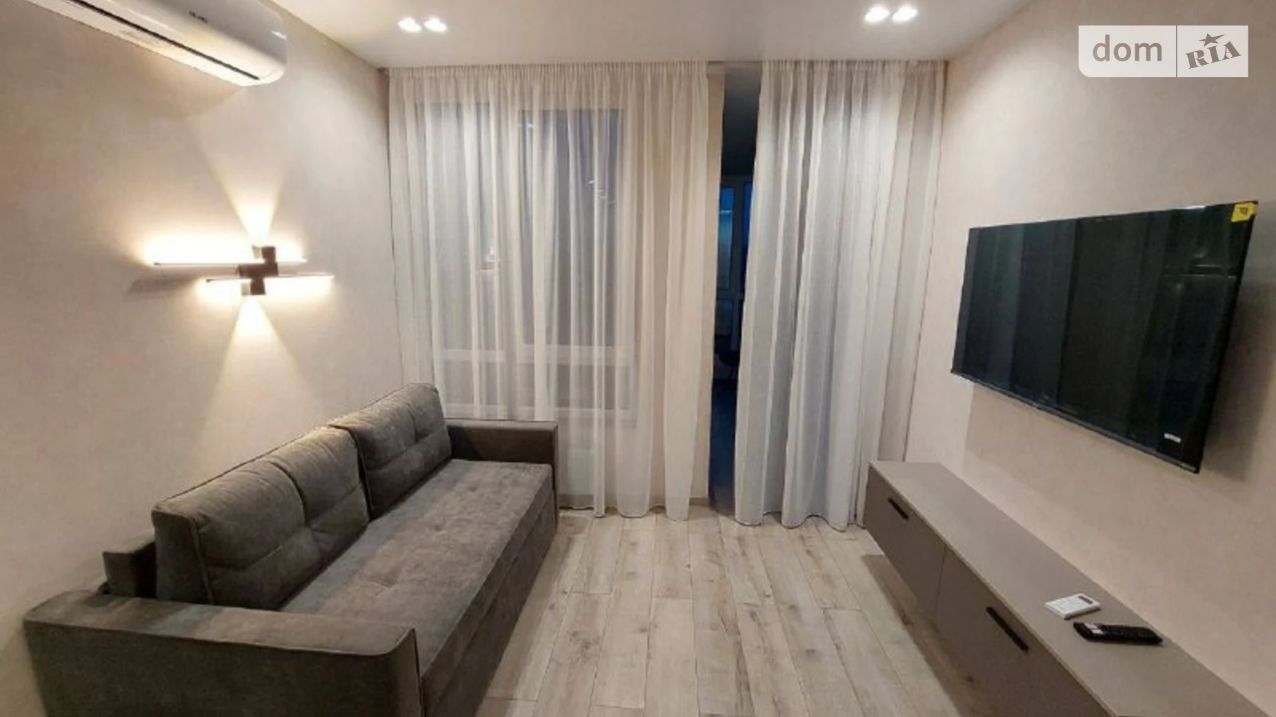 Сдается в аренду 1-комнатная квартира 42 кв. м в Днепре, ул. Космическая, 5 - фото 2