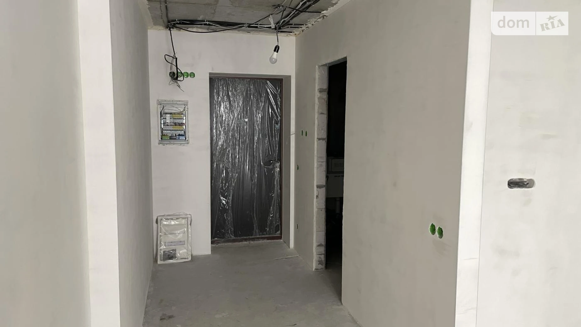 Продается 1-комнатная квартира 28 кв. м в Львове, ул. Рудненская, 8 - фото 2