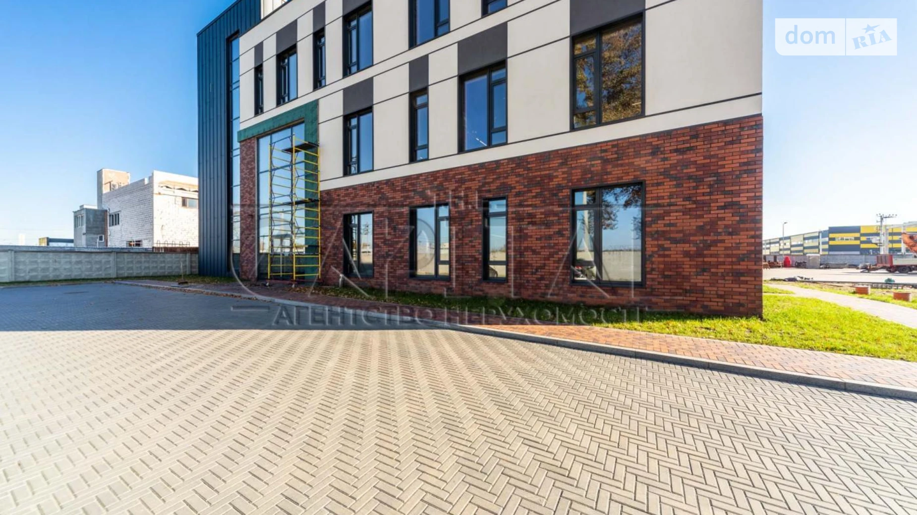 Сдается в аренду офис 381 кв. м в бизнес-центре, цена: 4000 $ - фото 2