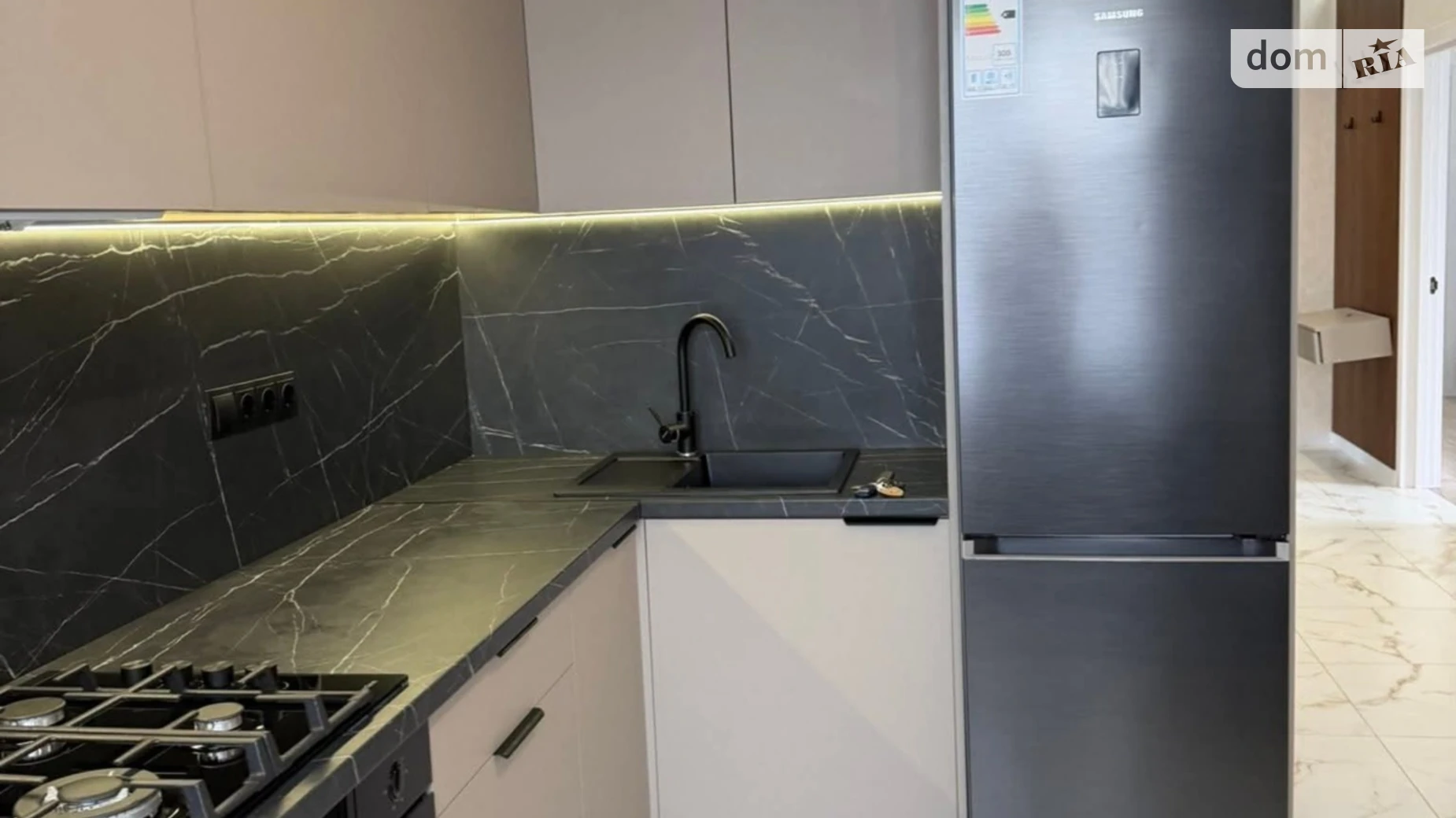 Продается 3-комнатная квартира 61.5 кв. м в Кременце, ул. Дубенская, 33 - фото 2