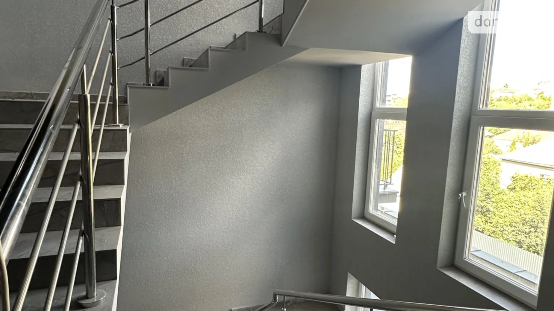 Продається 3-кімнатна квартира 83.6 кв. м у Ужгороді, вул. Собранецька, 1 - фото 2