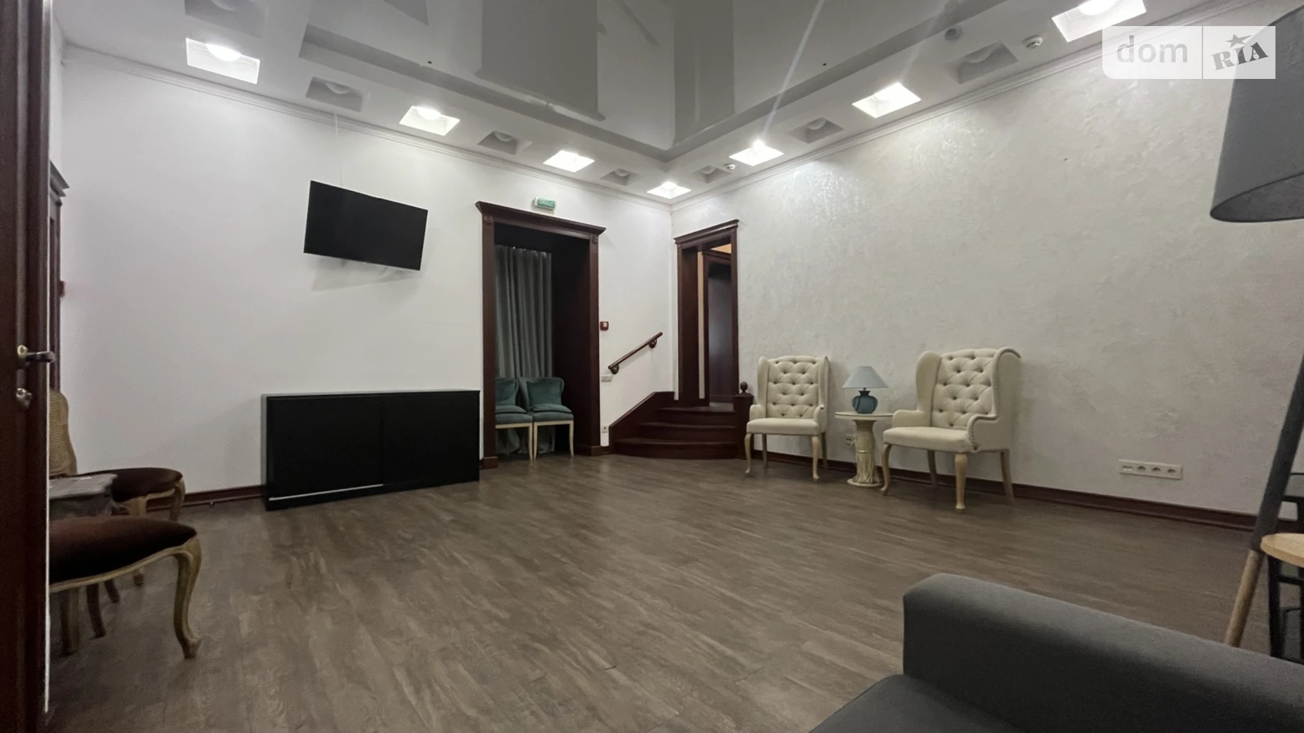 Сдается в аренду помещения свободного назначения 139.9 кв. м в 5-этажном здании, цена: 2200 $ - фото 4