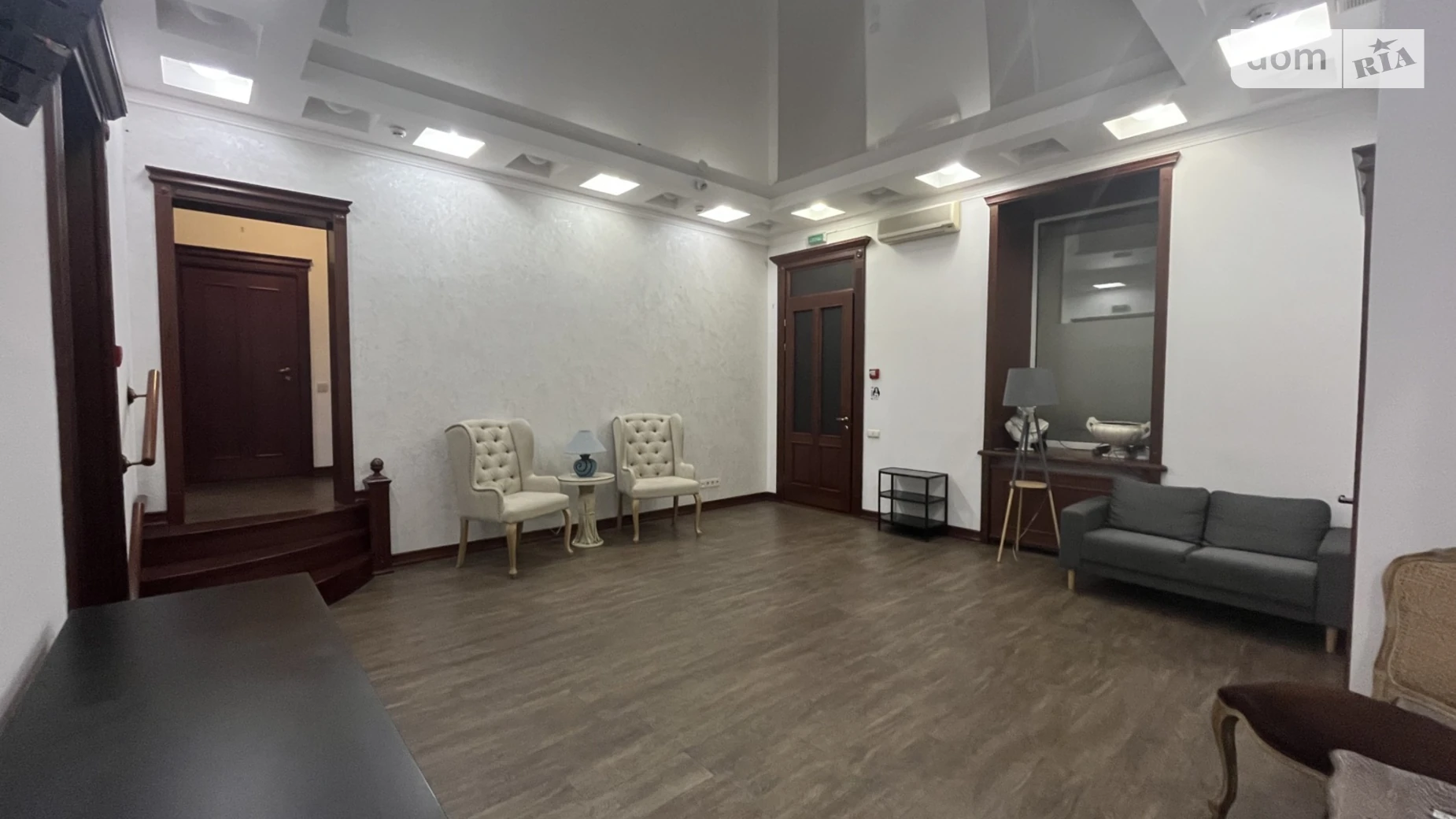 Сдается в аренду помещения свободного назначения 139.9 кв. м в 5-этажном здании, цена: 2200 $ - фото 2