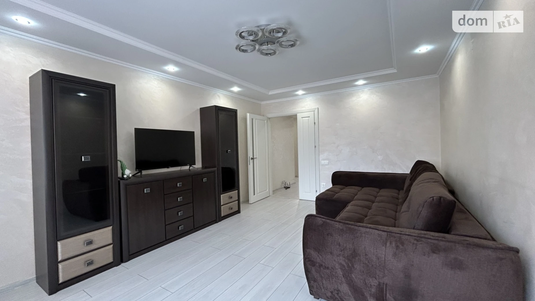 2-кімнатна квартира 70 кв. м у Тернополі, просп. Бандери Степана - фото 3