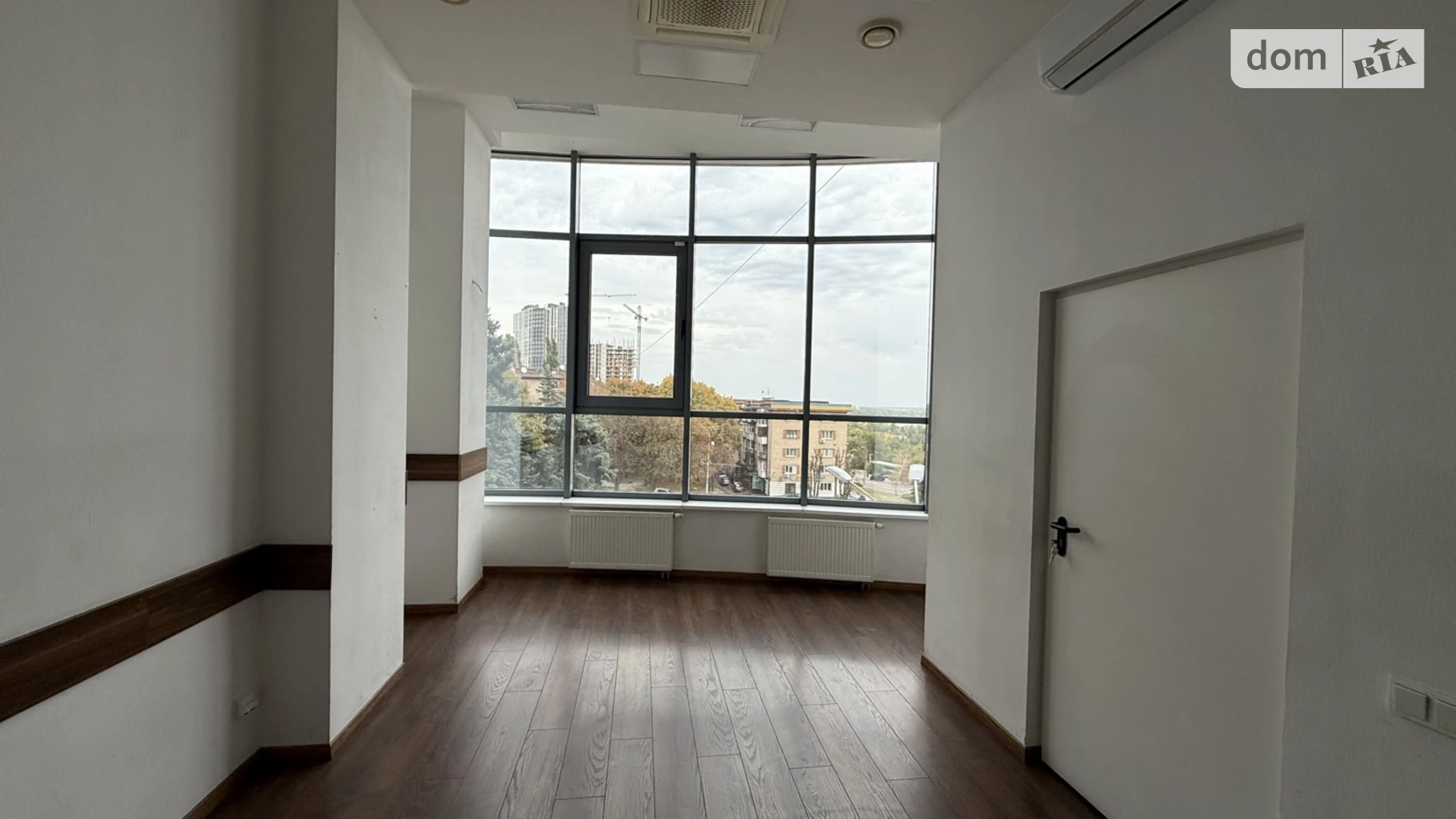 Сдается в аренду офис 200 кв. м в бизнес-центре, цена: 2000 $ - фото 5
