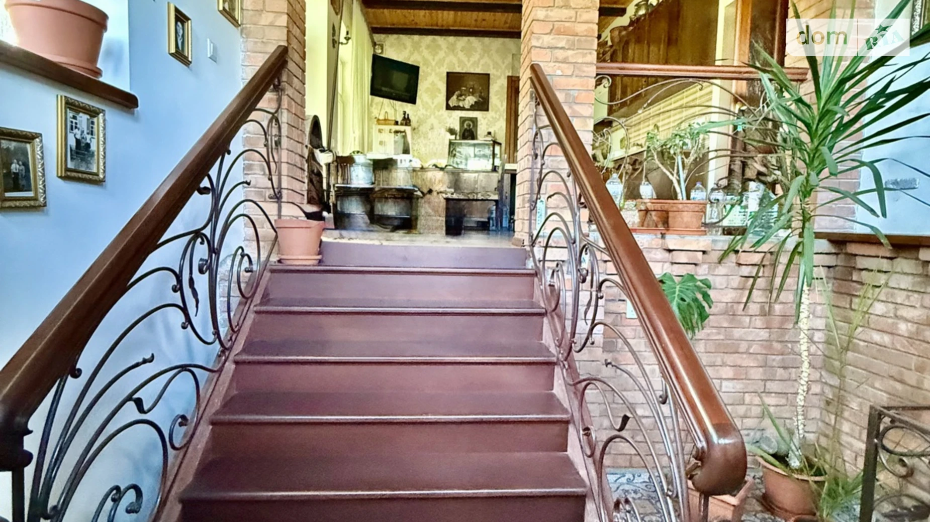 Продается дом на 2 этажа 280 кв. м с гаражом, цена: 159900 $ - фото 2