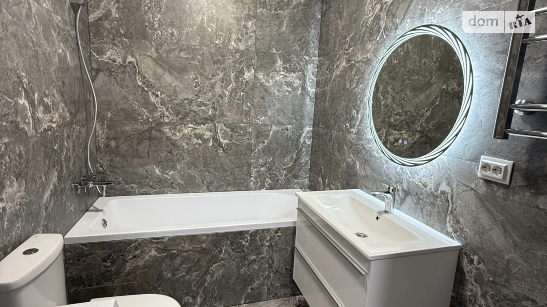 Продается 2-комнатная квартира 60.9 кв. м в Ирпене, ул. Соборная(ІІІ Интернационала), 2К/45 - фото 2