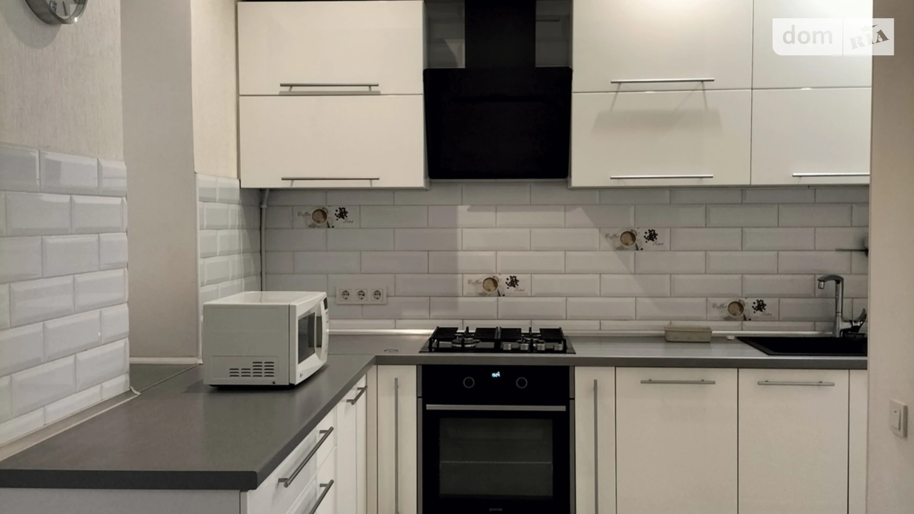 Сдается в аренду дом на 2 этажа 200 кв. м с гаражом, цена: 1300 $ - фото 2