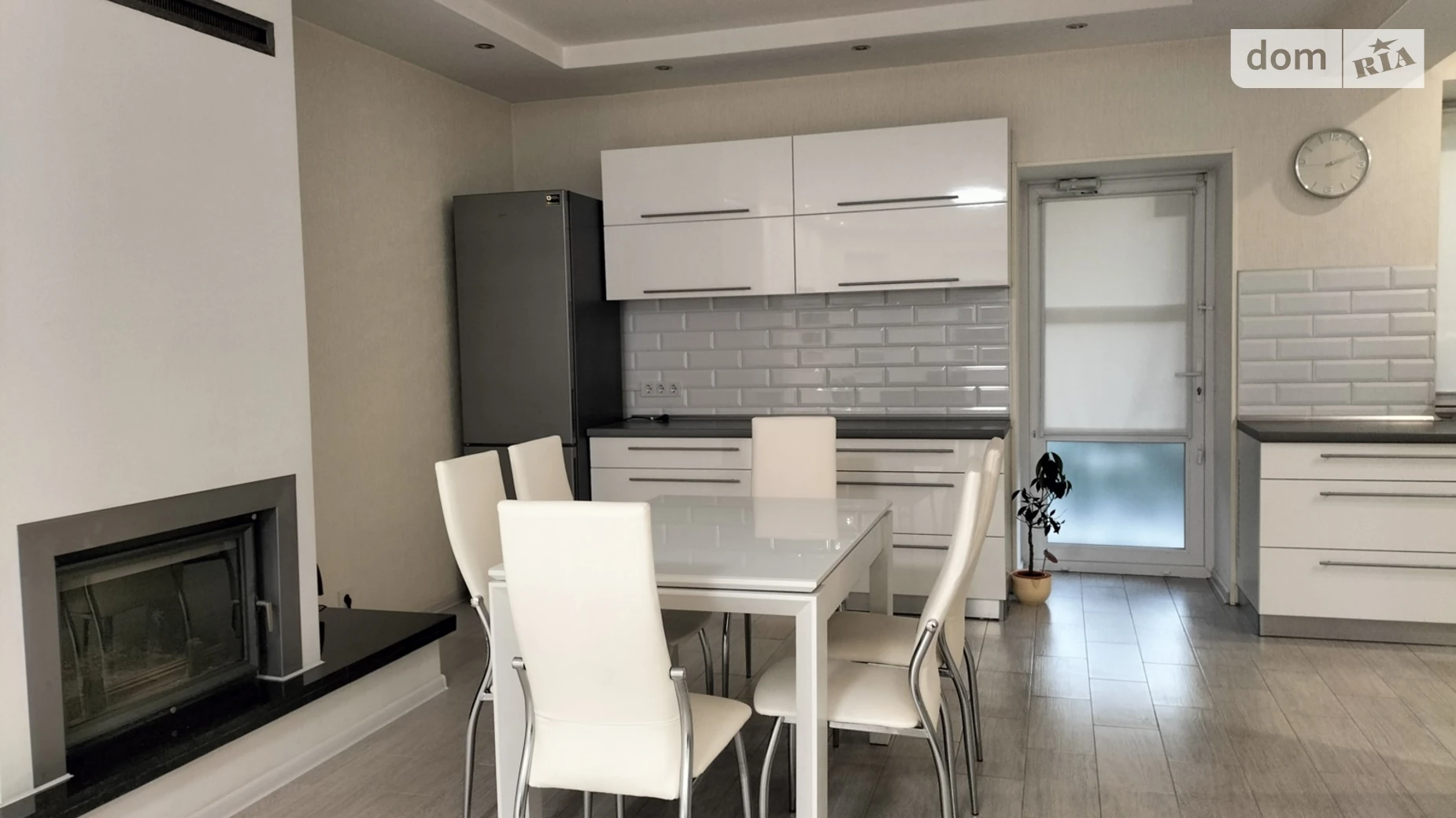 Сдается в аренду дом на 2 этажа 200 кв. м с гаражом, цена: 1300 $ - фото 4