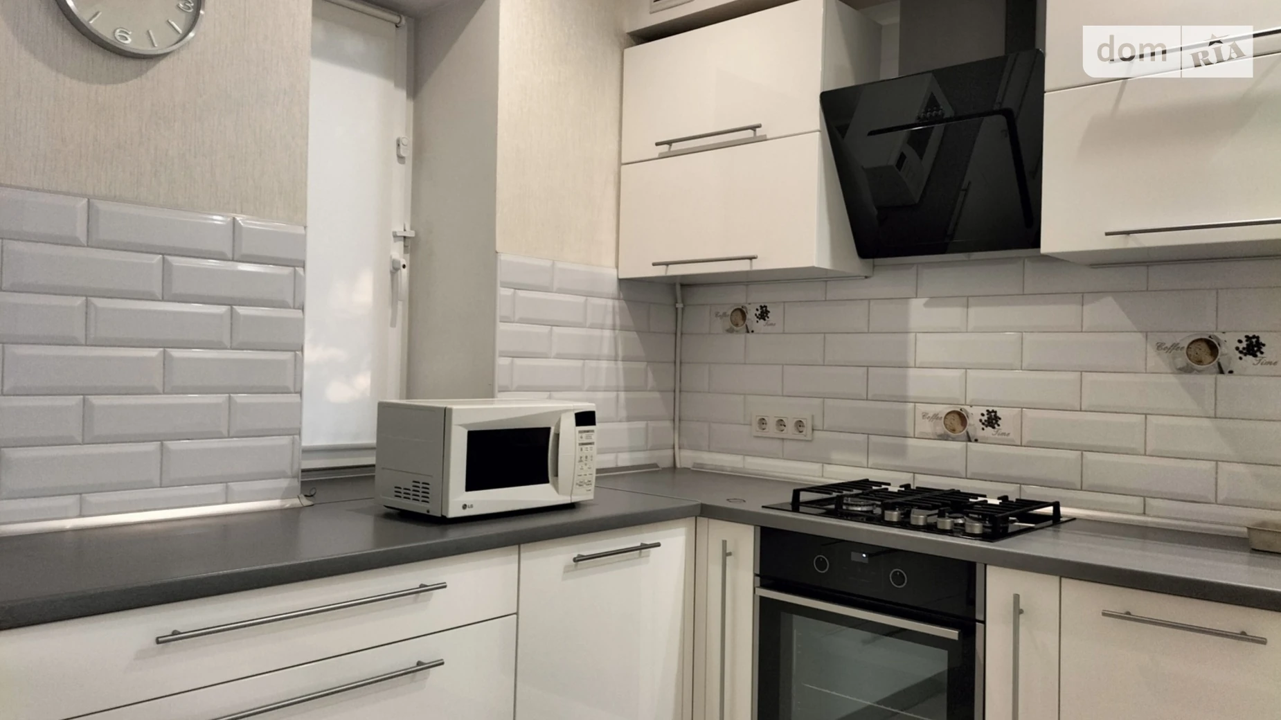 Сдается в аренду дом на 2 этажа 200 кв. м с гаражом, цена: 1300 $ - фото 3