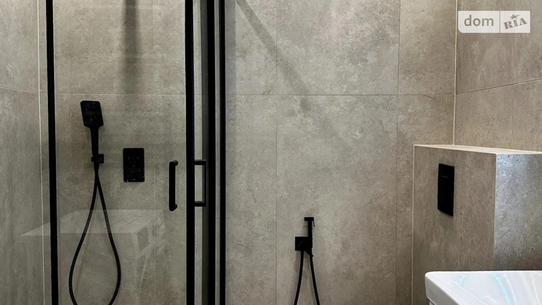 Продается 1-комнатная квартира 45 кв. м в Львове, ул. Беговая, 17 - фото 2