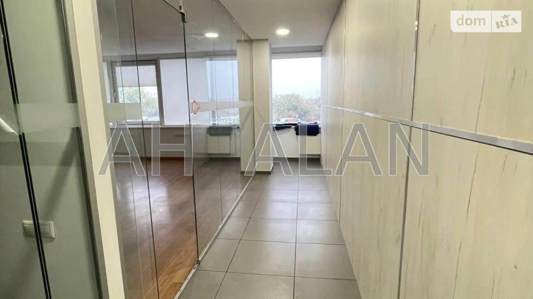 Сдается в аренду офис 400 кв. м в бизнес-центре, цена: 236690 грн - фото 3