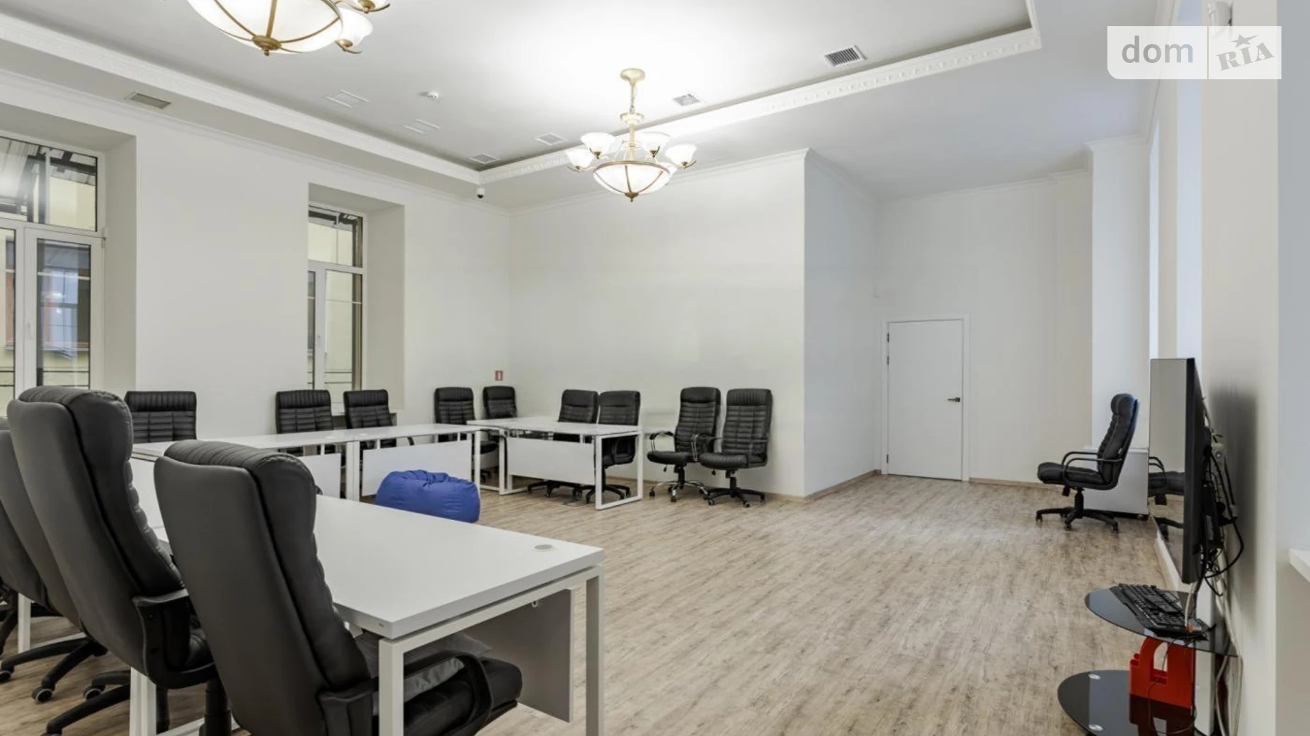 Сдается в аренду офис 2348 кв. м в бизнес-центре, цена: 54004 $ - фото 5