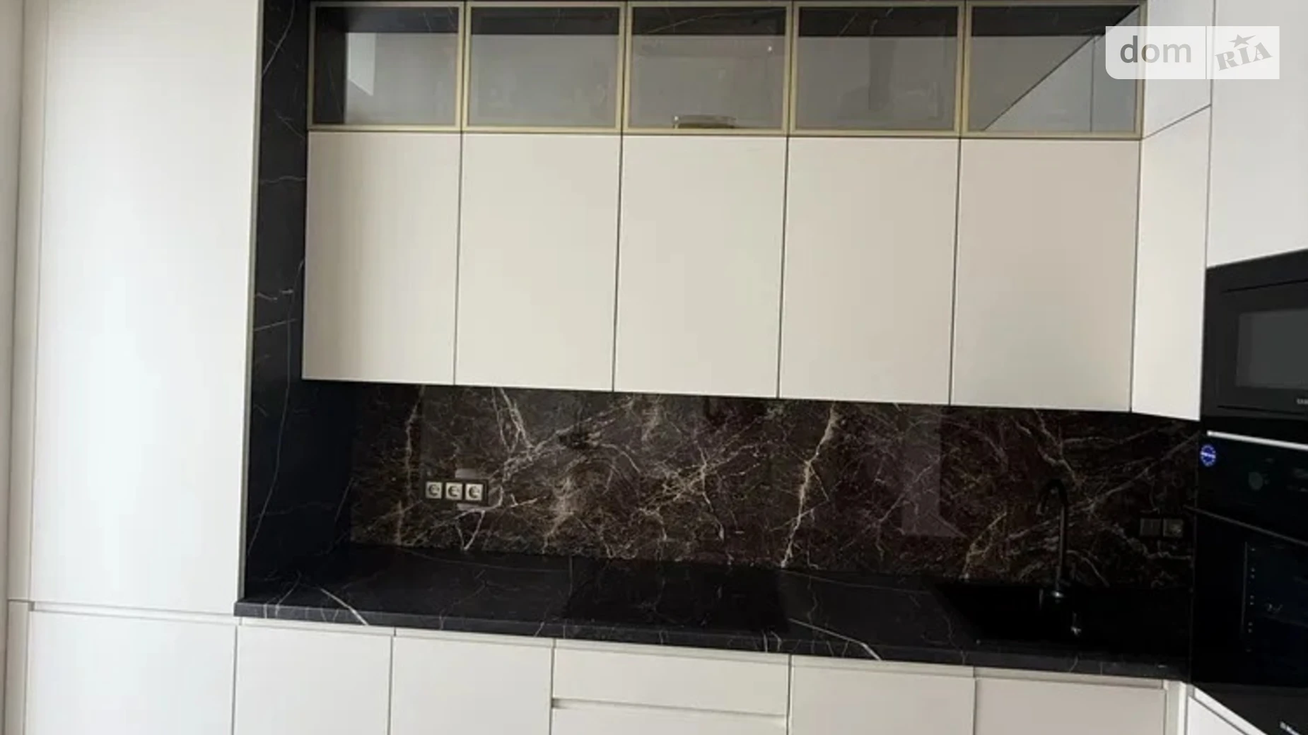 Продается 2-комнатная квартира 58 кв. м в Ивано-Франковске, ул. Андрея Мельника - фото 3