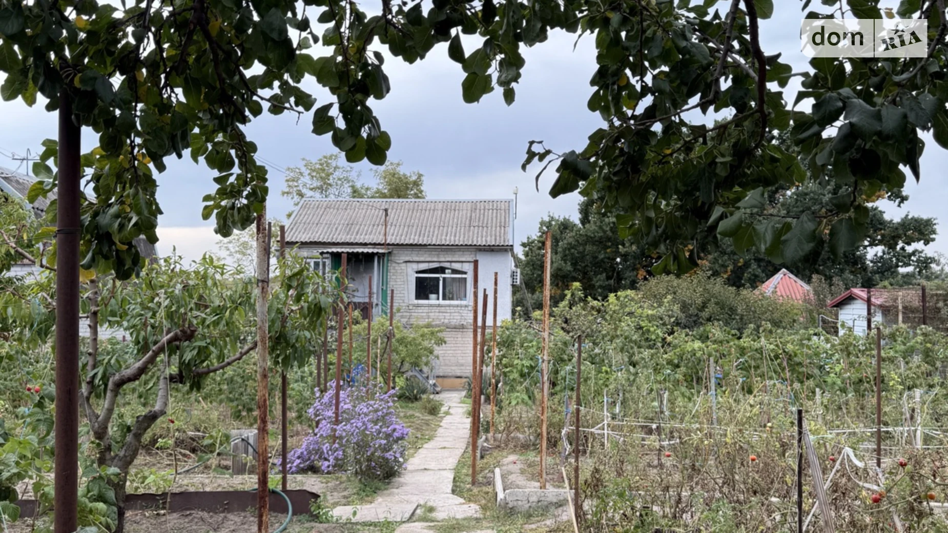 Продается дом на 2 этажа 80 кв. м с садом, цена: 24500 $ - фото 2