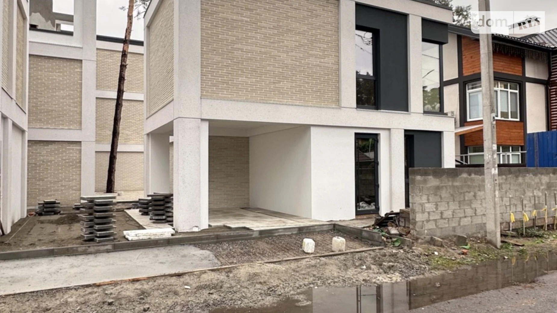 Продается дом на 2 этажа 107 кв. м с бассейном, цена: 130000 $ - фото 2