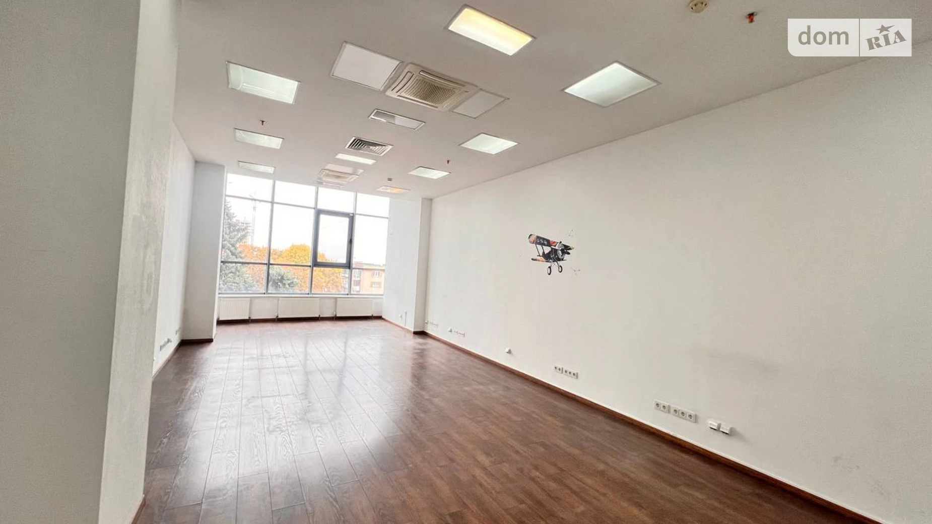 Сдается в аренду офис 200 кв. м в бизнес-центре, цена: 2000 $ - фото 2