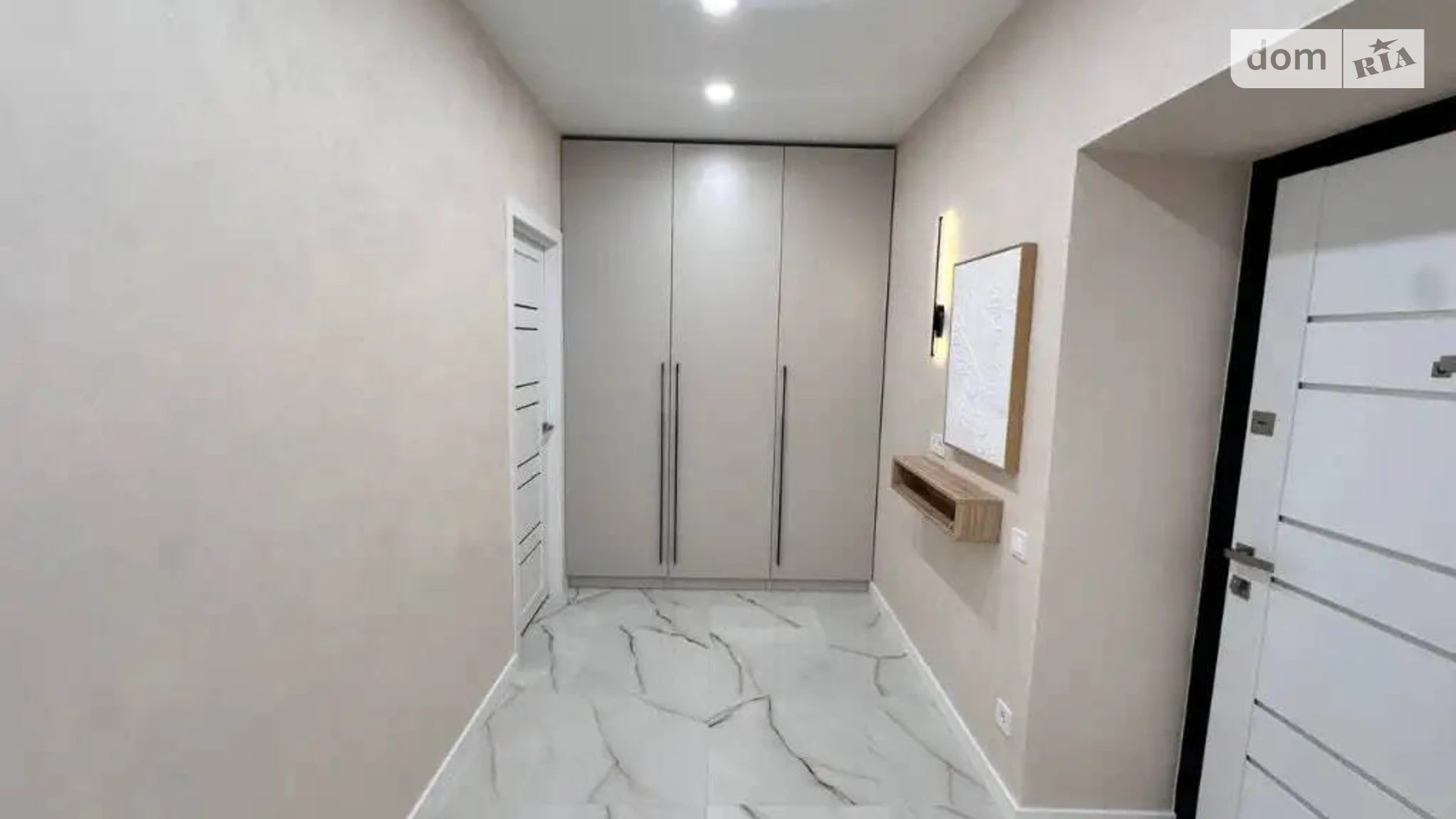 Продается 2-комнатная квартира 68 кв. м в Слобожанском, ул. Содружества, 6 - фото 2