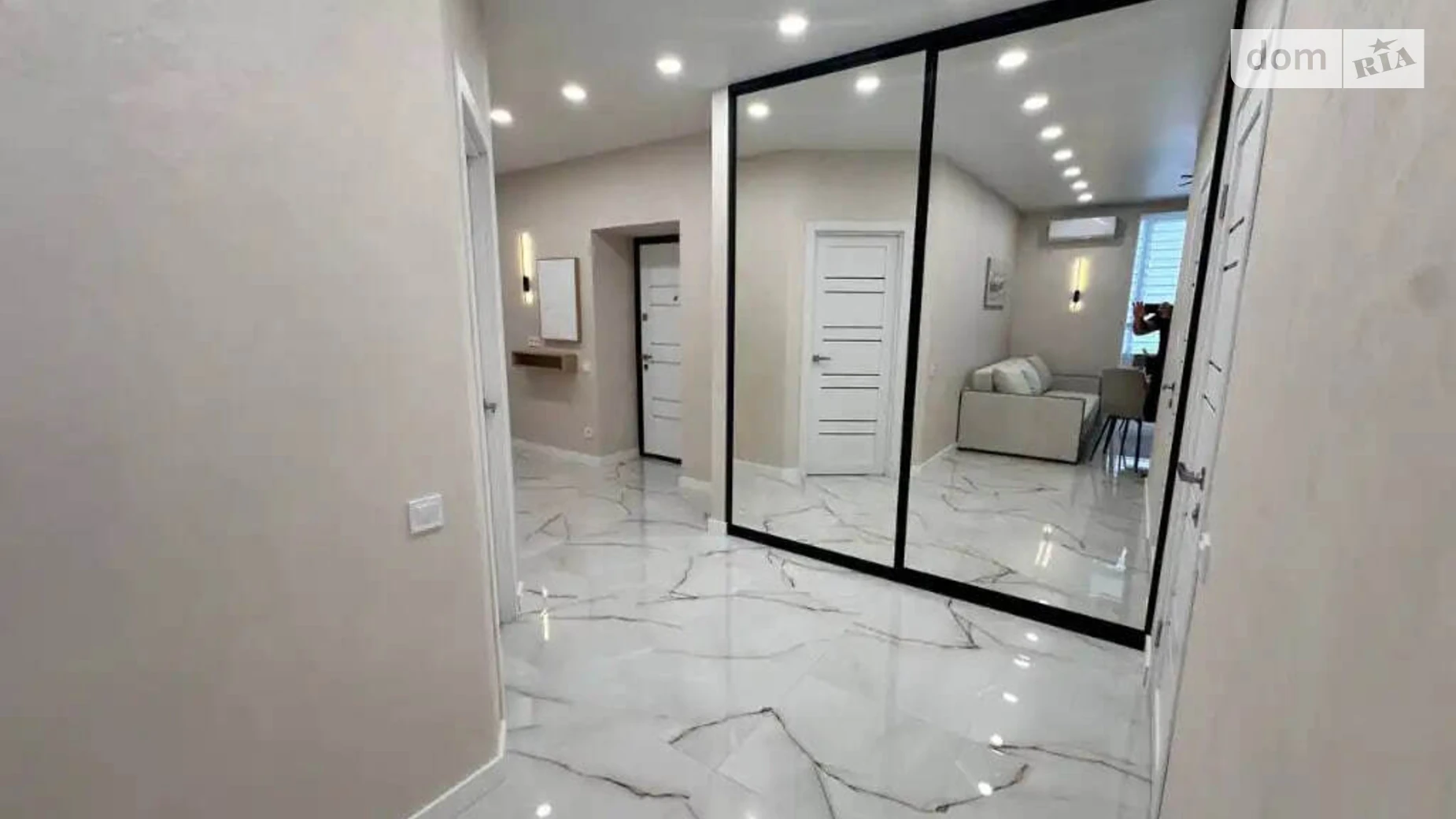 Продается 2-комнатная квартира 68 кв. м в Слобожанском, ул. Содружества, 6 - фото 3