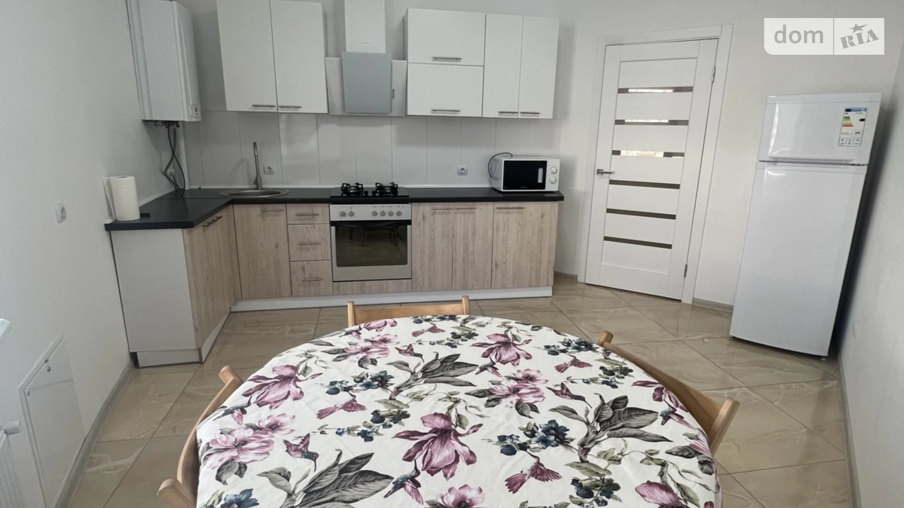 1-комнатная квартира 52 кв. м в Тернополе, ул. Сахарова Андрея Академика, 3А - фото 3