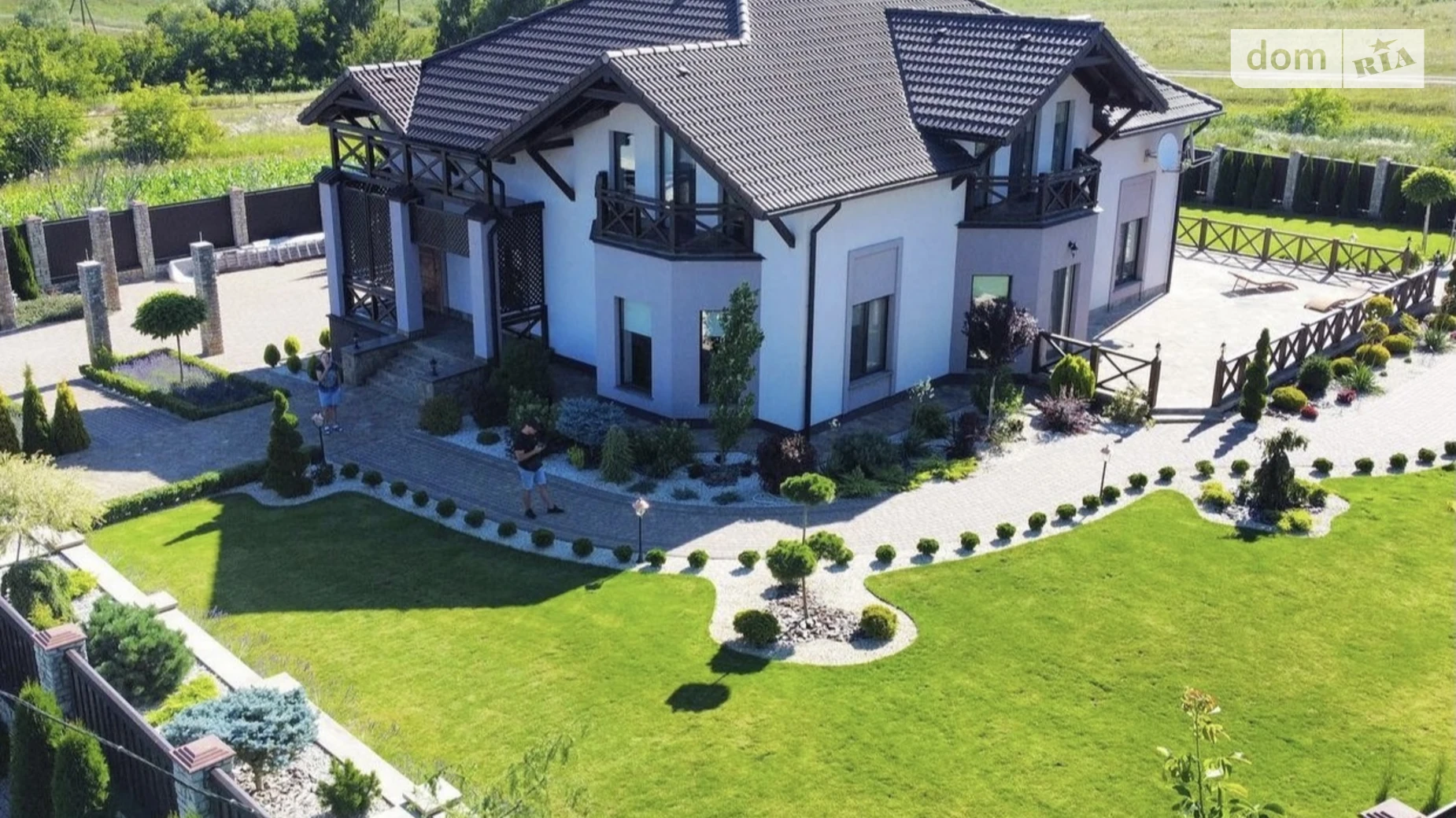 Продается дом на 2 этажа 340 кв. м с бассейном, цена: 750000 $ - фото 3