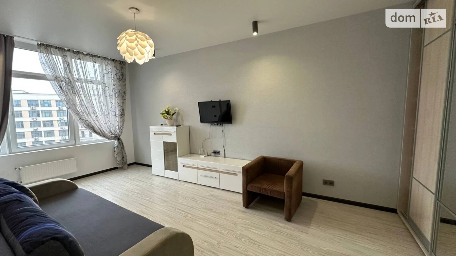 Продается 1-комнатная квартира 39 кв. м в Одессе, ул. Валерия Самофалова, 16А/2 - фото 2