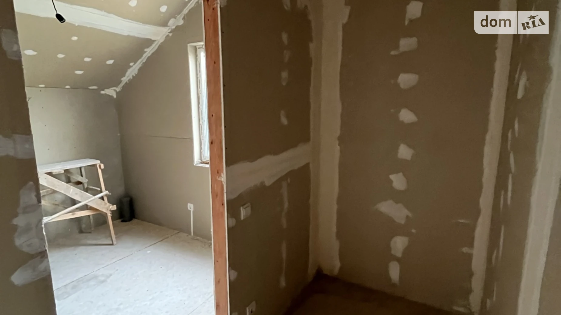 Продается дом на 2 этажа 120 кв. м с камином, цена: 85000 $ - фото 3