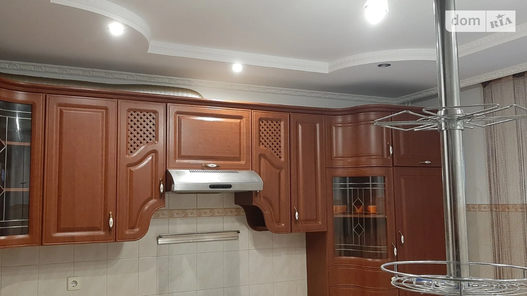 Сдается в аренду дом на 2 этажа 232.6 кв. м с мебелью, цена: 200 $ - фото 3