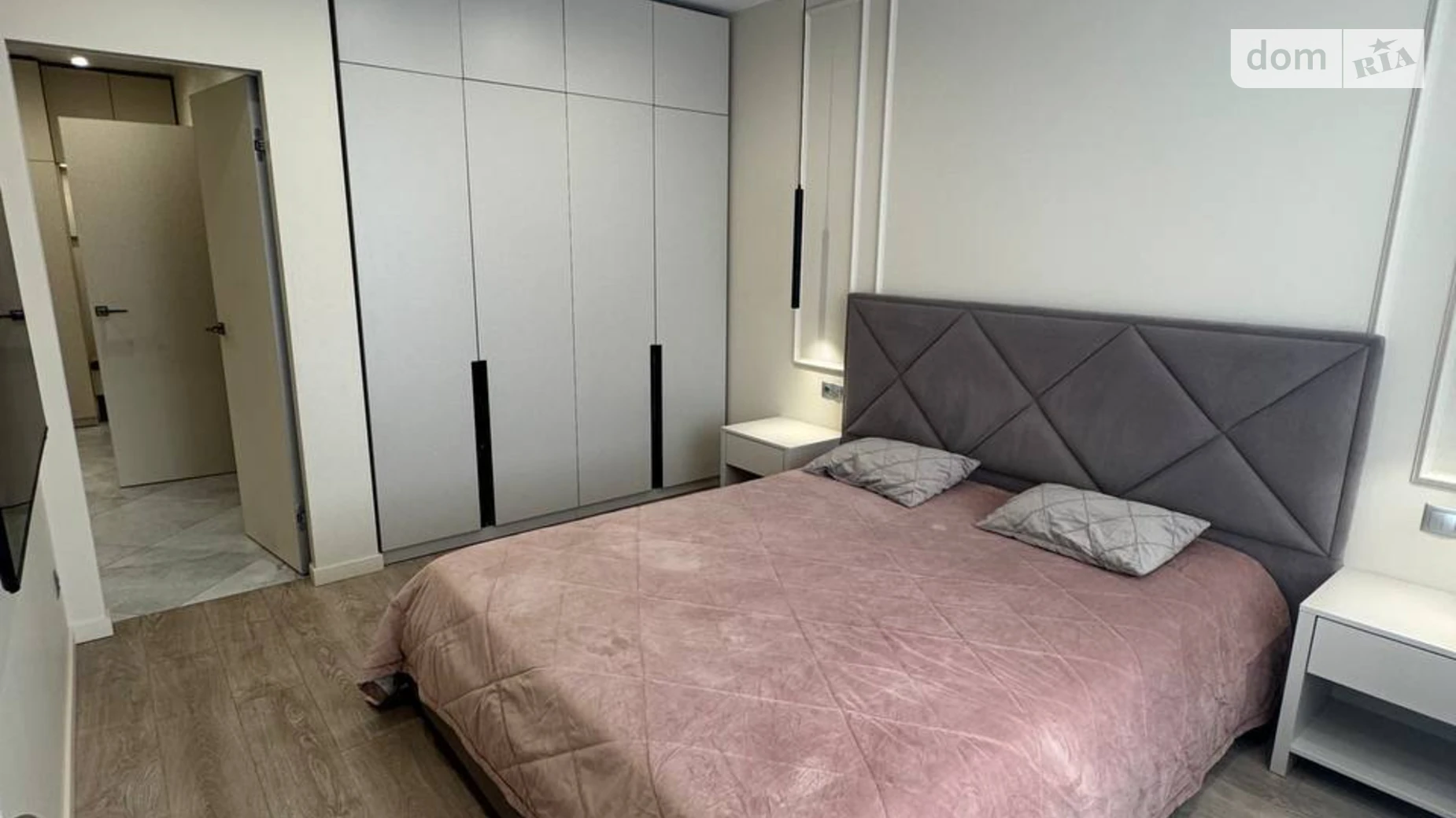 Продается 2-комнатная квартира 55 кв. м в Слобожанском, ул. Семейная, 6 - фото 2