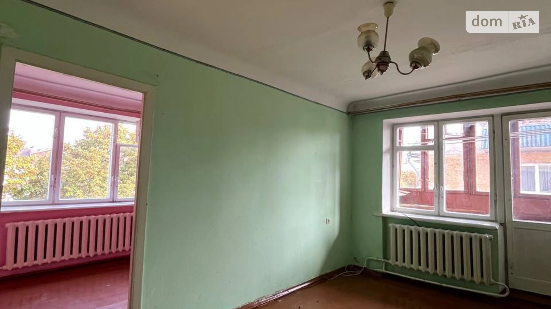 Продается 3-комнатная квартира 53 кв. м в Ровно, ул. Степана Бандеры - фото 2