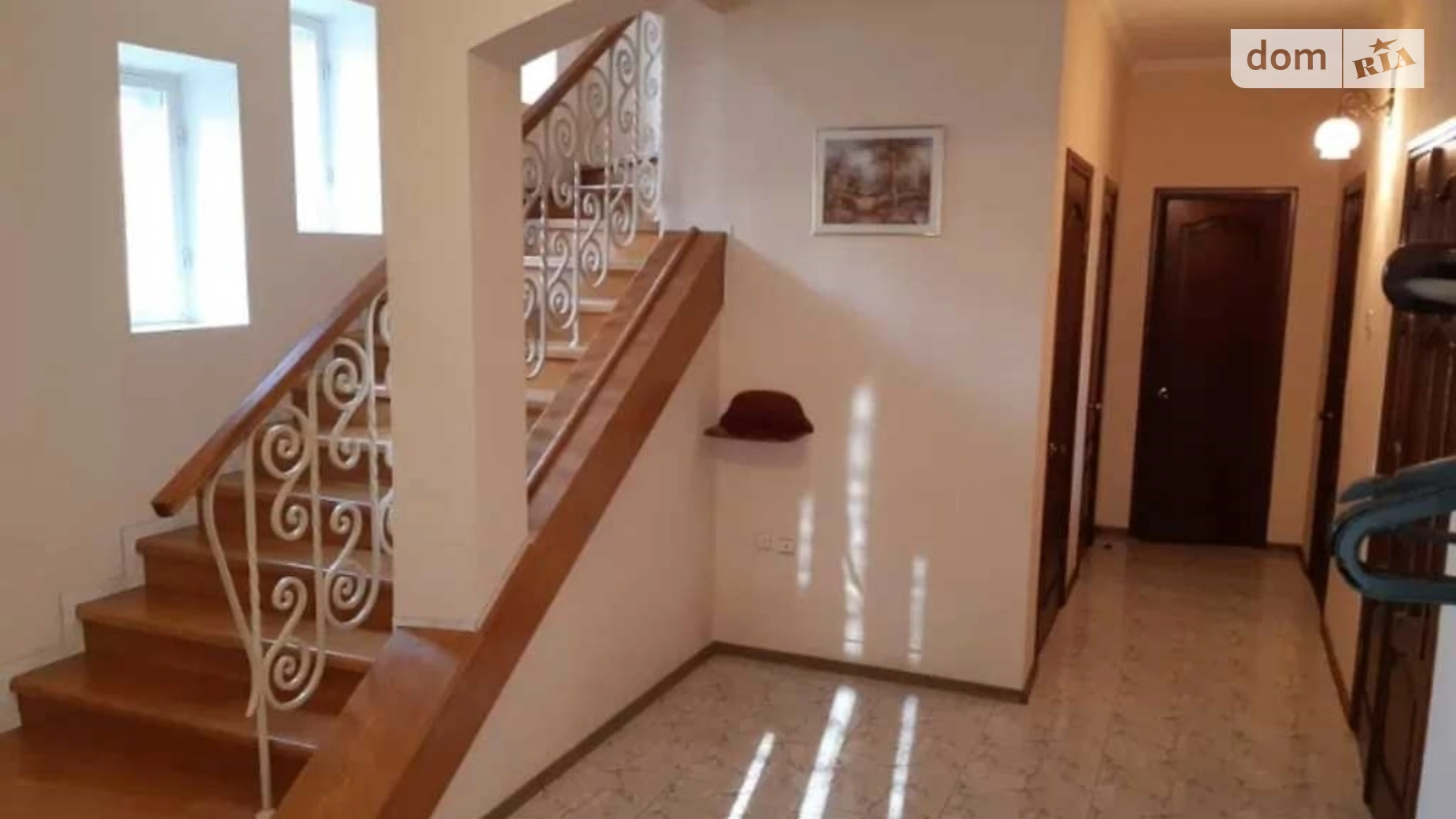 Продается дом на 2 этажа 198 кв. м с подвалом, цена: 140000 $ - фото 2