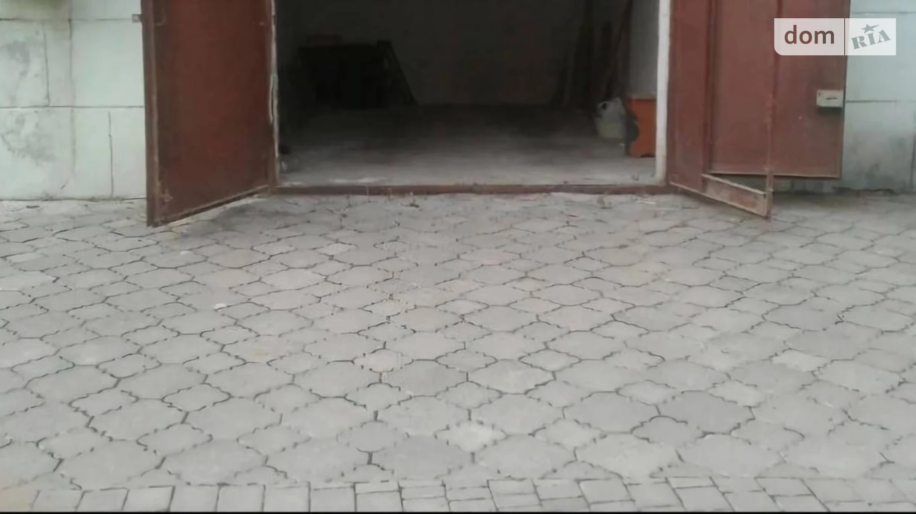 Продается отдельно стоящий гараж под легковое авто на 26.7 кв. м, цена: 13900 $ - фото 2