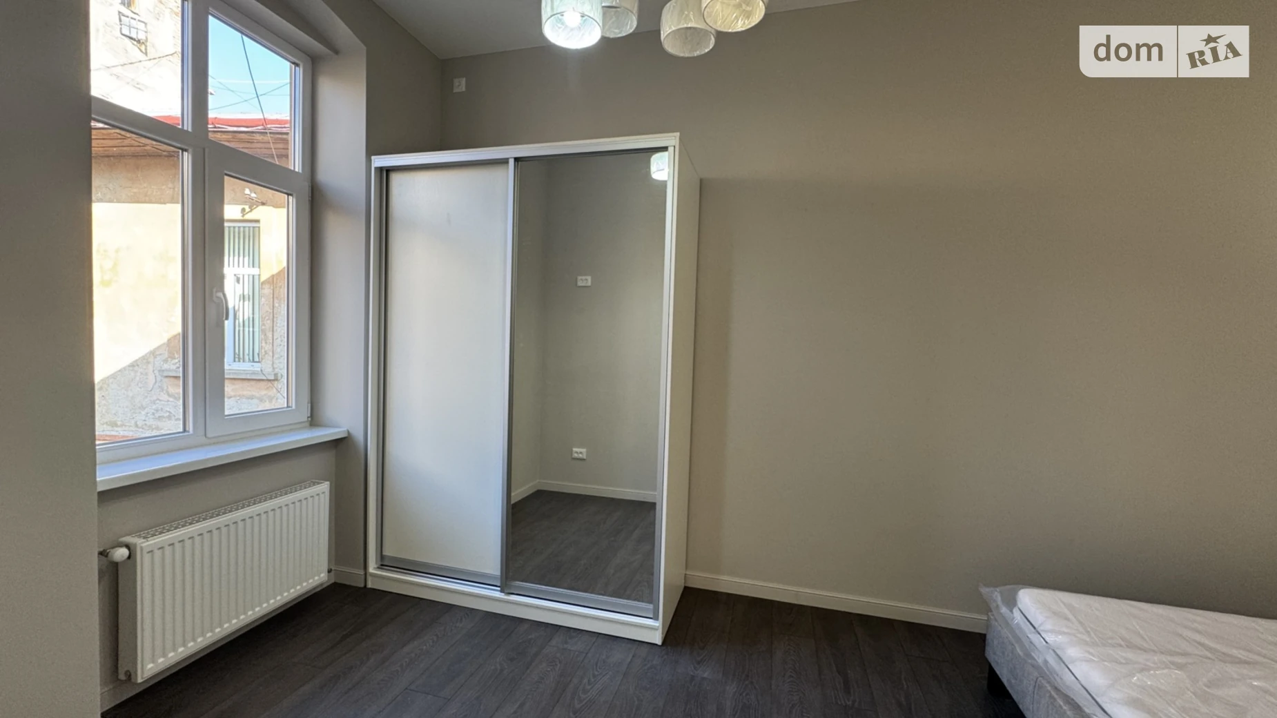 Сдается в аренду 1-комнатная квартира 46 кв. м в Черновцах, цена: 400 $ - фото 2