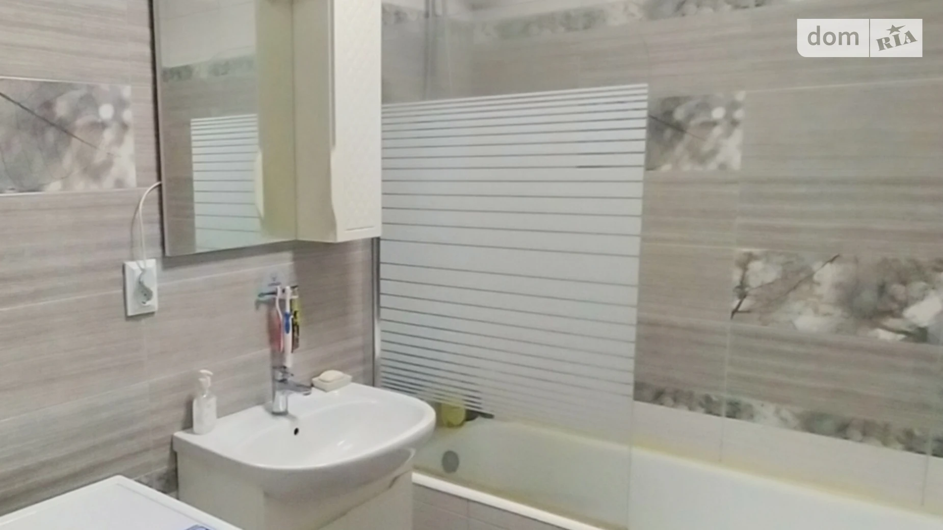 Продается 2-комнатная квартира 75.1 кв. м в Липинах, цена: 90871 $ - фото 3