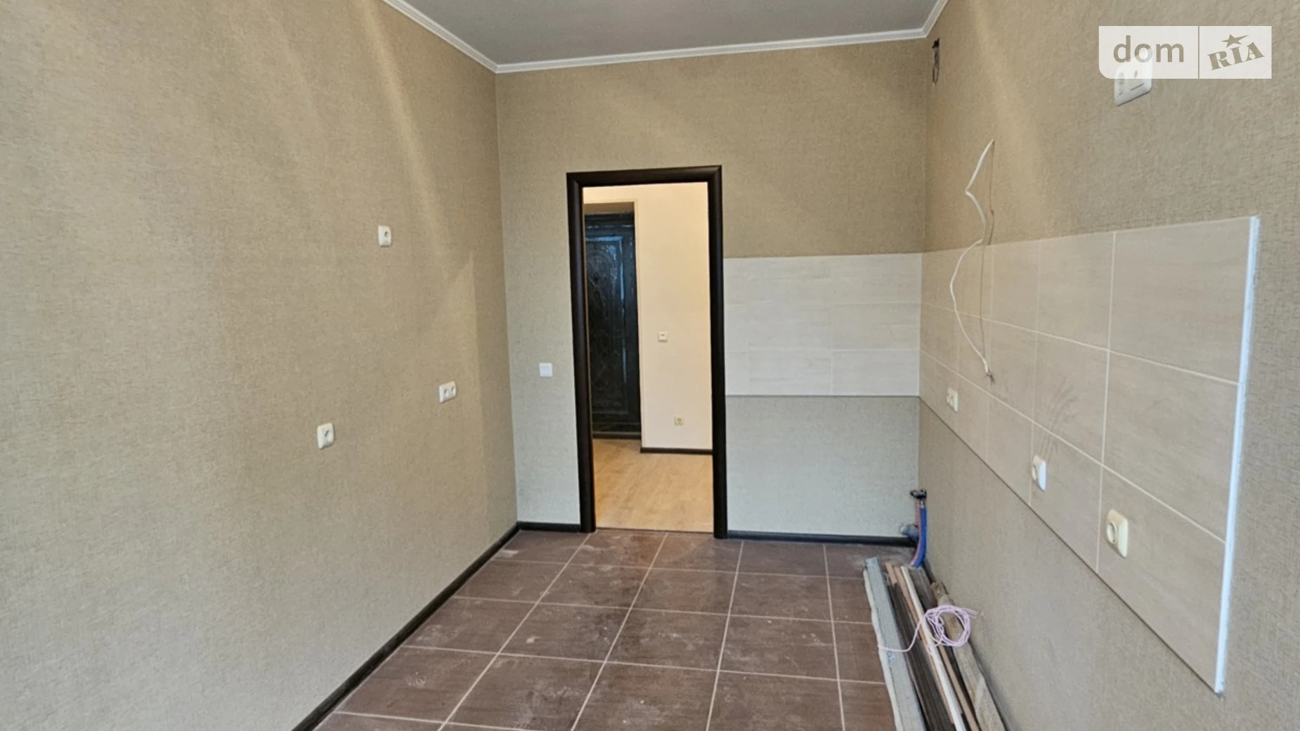 Продается 1-комнатная квартира 41.8 кв. м в Украинке, ул. Строителей, 12 - фото 3
