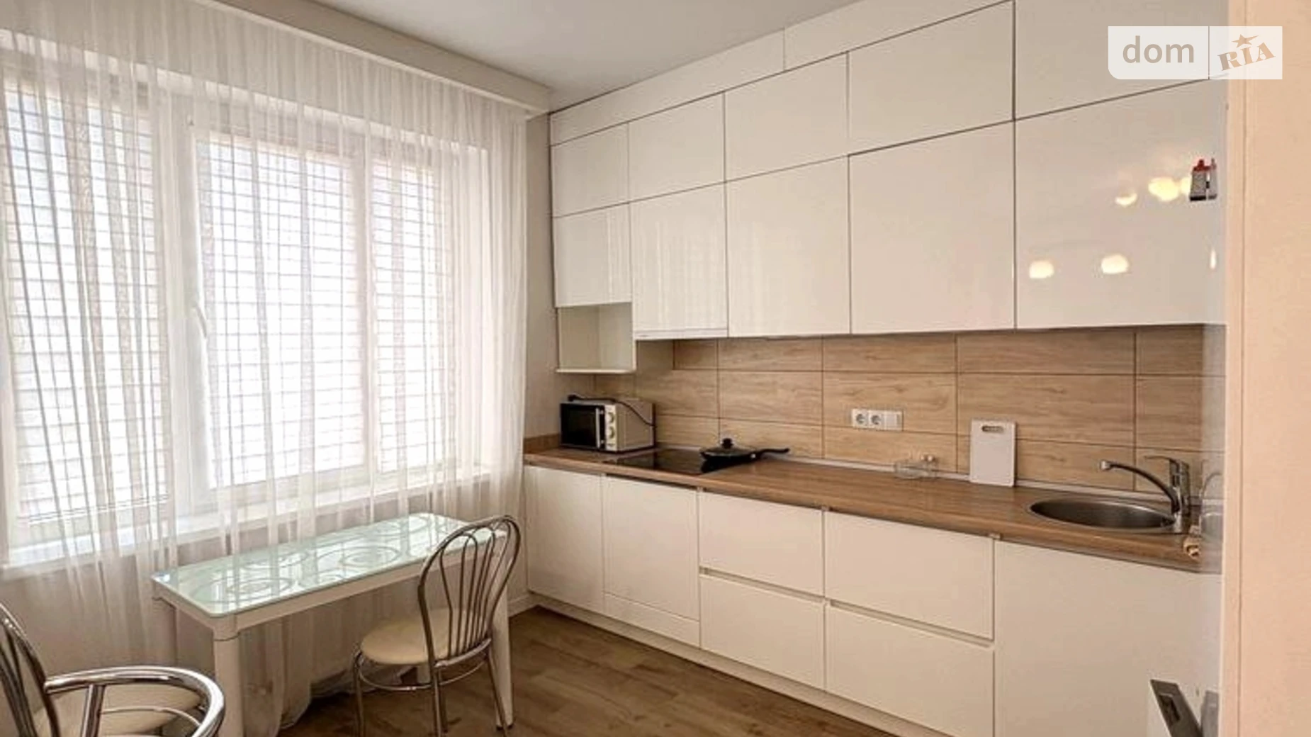 Сдается в аренду 1-комнатная квартира 40 кв. м в Одессе, ул. Валерия Самофалова - фото 2