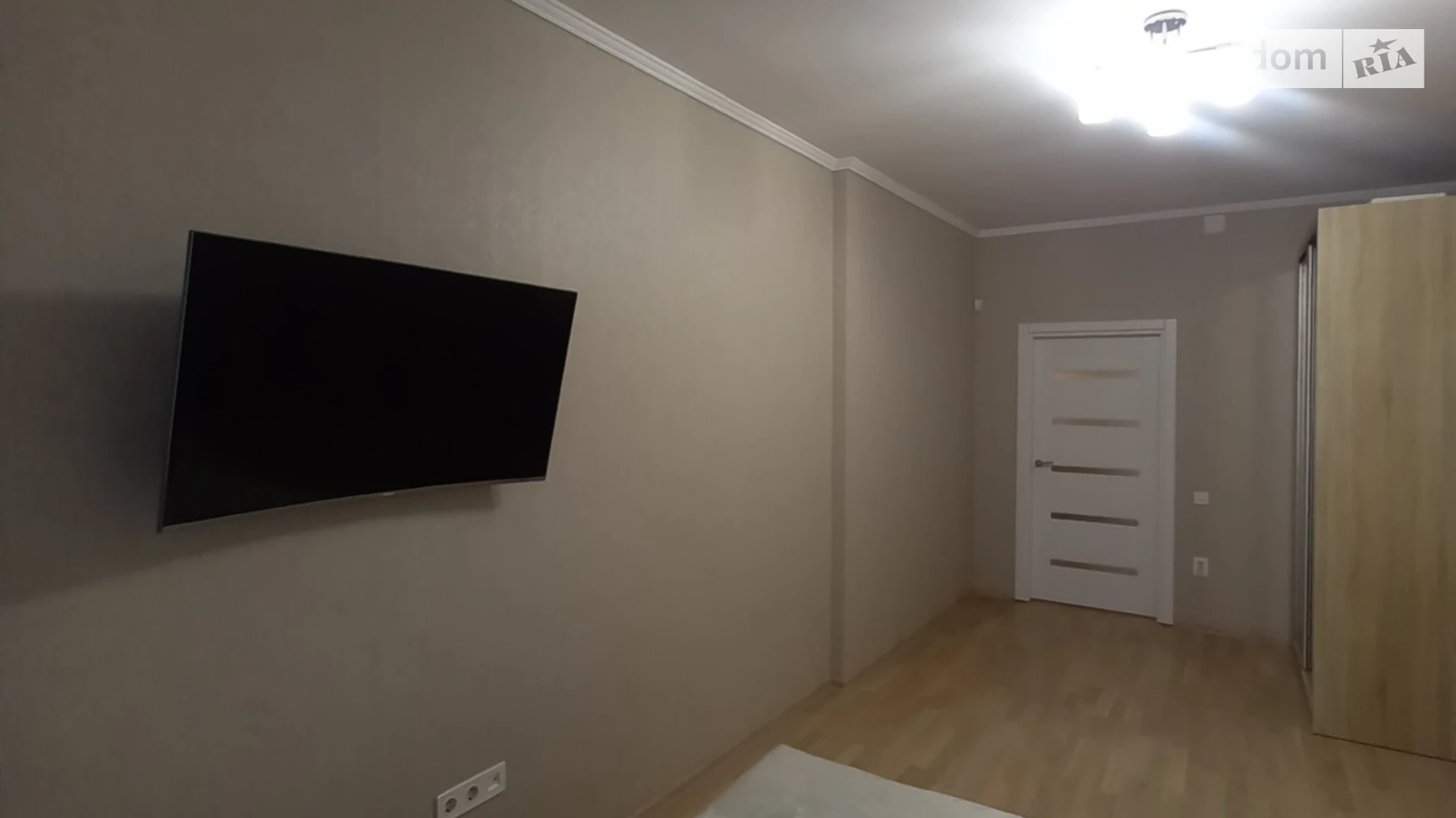 Продается 1-комнатная квартира 43.6 кв. м в Черновцах, ул. Чкалова Валерия, 9В - фото 3