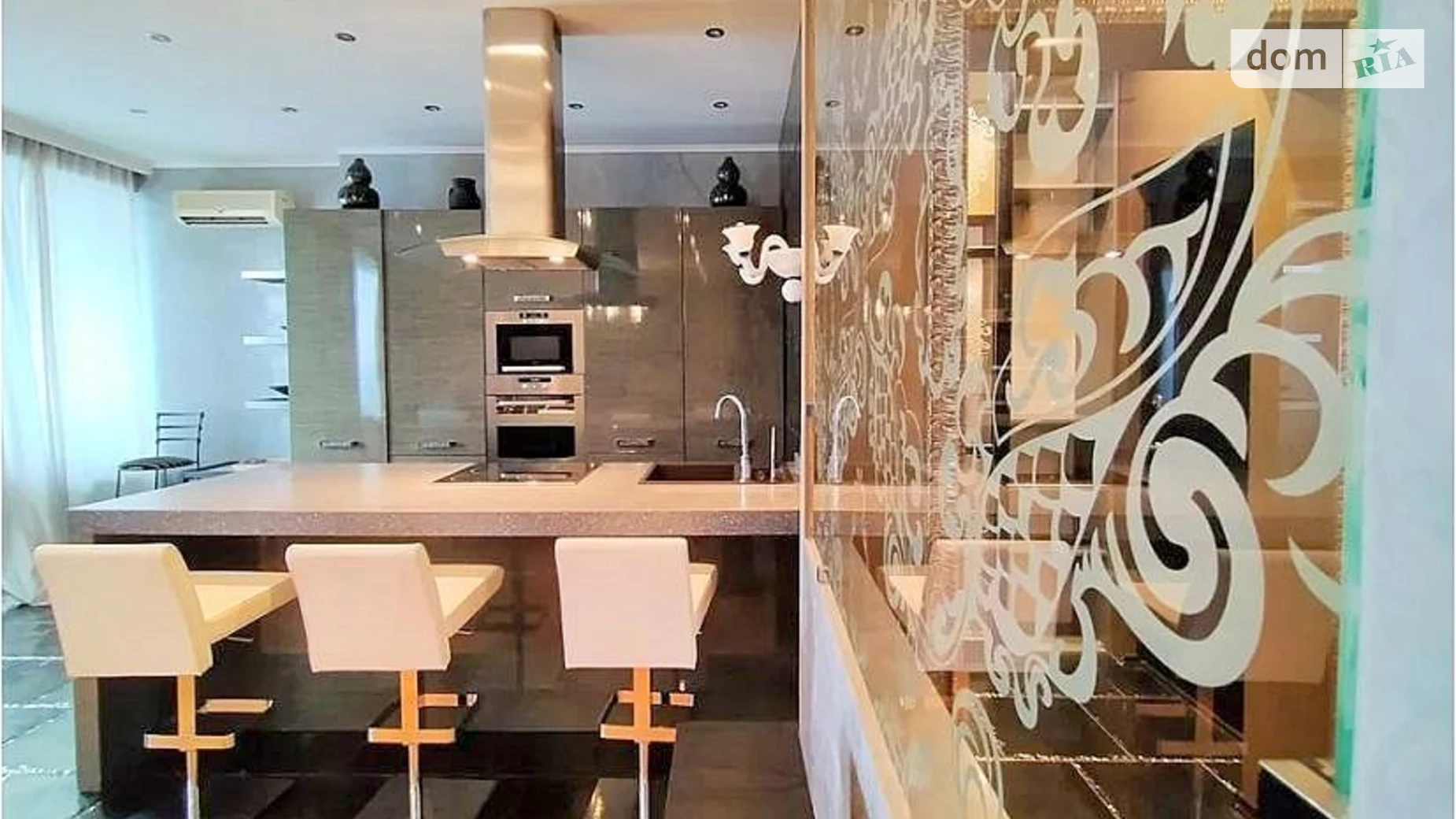 Сдается в аренду 3-комнатная квартира 128 кв. м в Одессе, ул. Литературная, 1А - фото 3