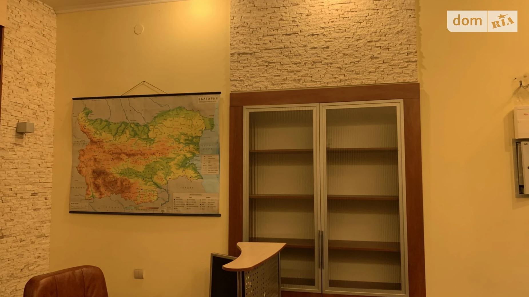 Продается офис 70 кв. м в бизнес-центре, цена: 170000 $ - фото 2
